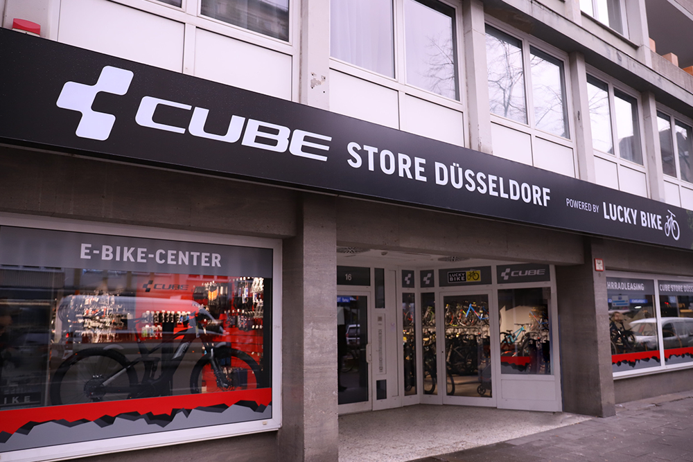Außenansicht Filiale Cube Store Düsseldorf