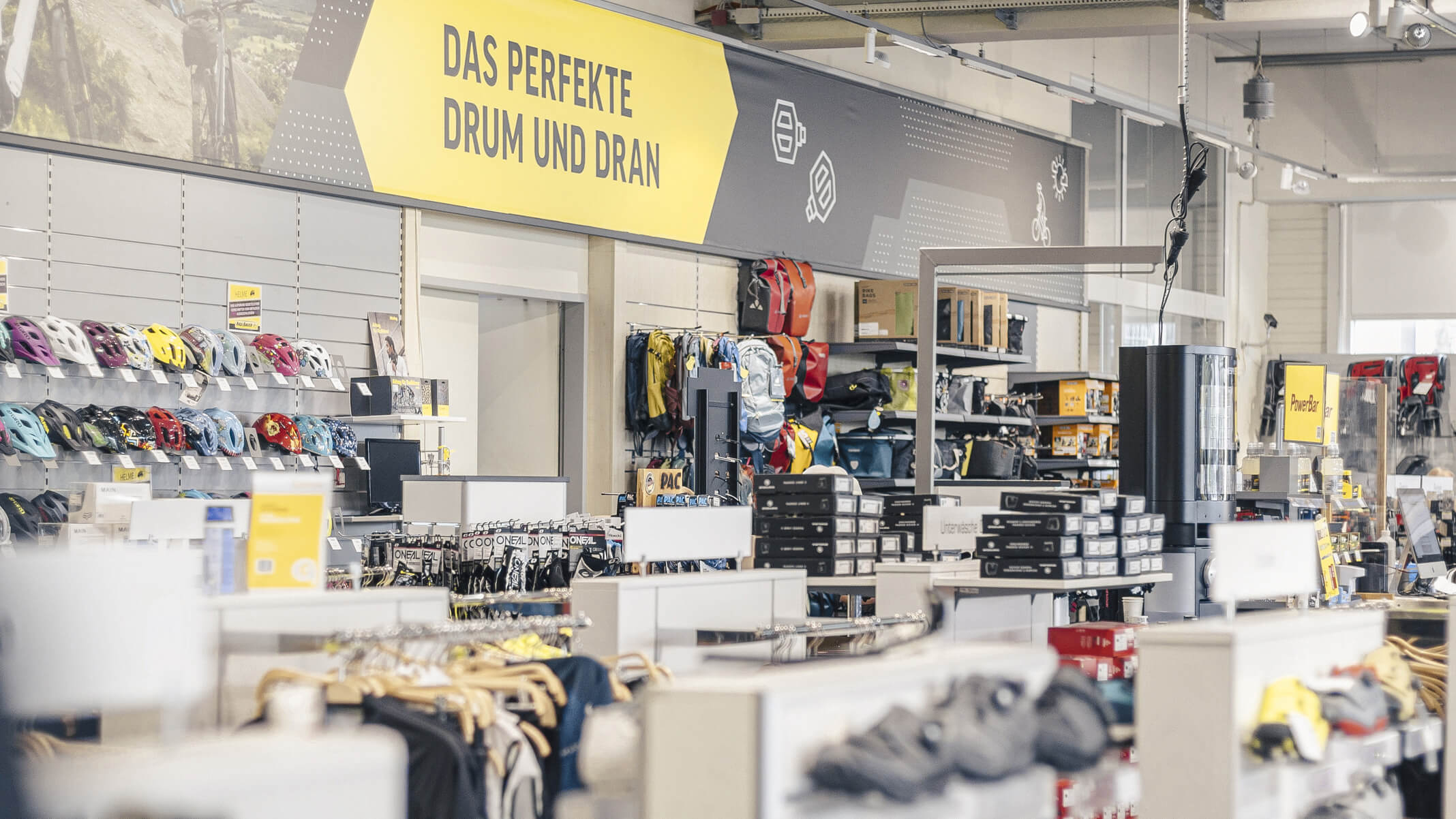 Zubehörsortiment in der Lucky Bike Filiale Ulm