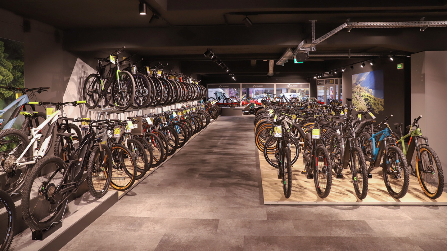 Einblick in den Cube Store Düsseldorf powered by Lucky Bike
