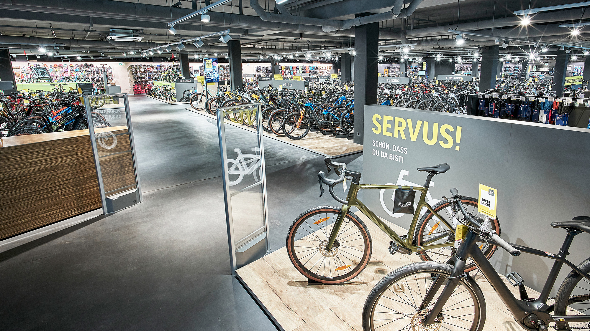 Eingangsbereich der Lucky Bike Filiale Ebersberg