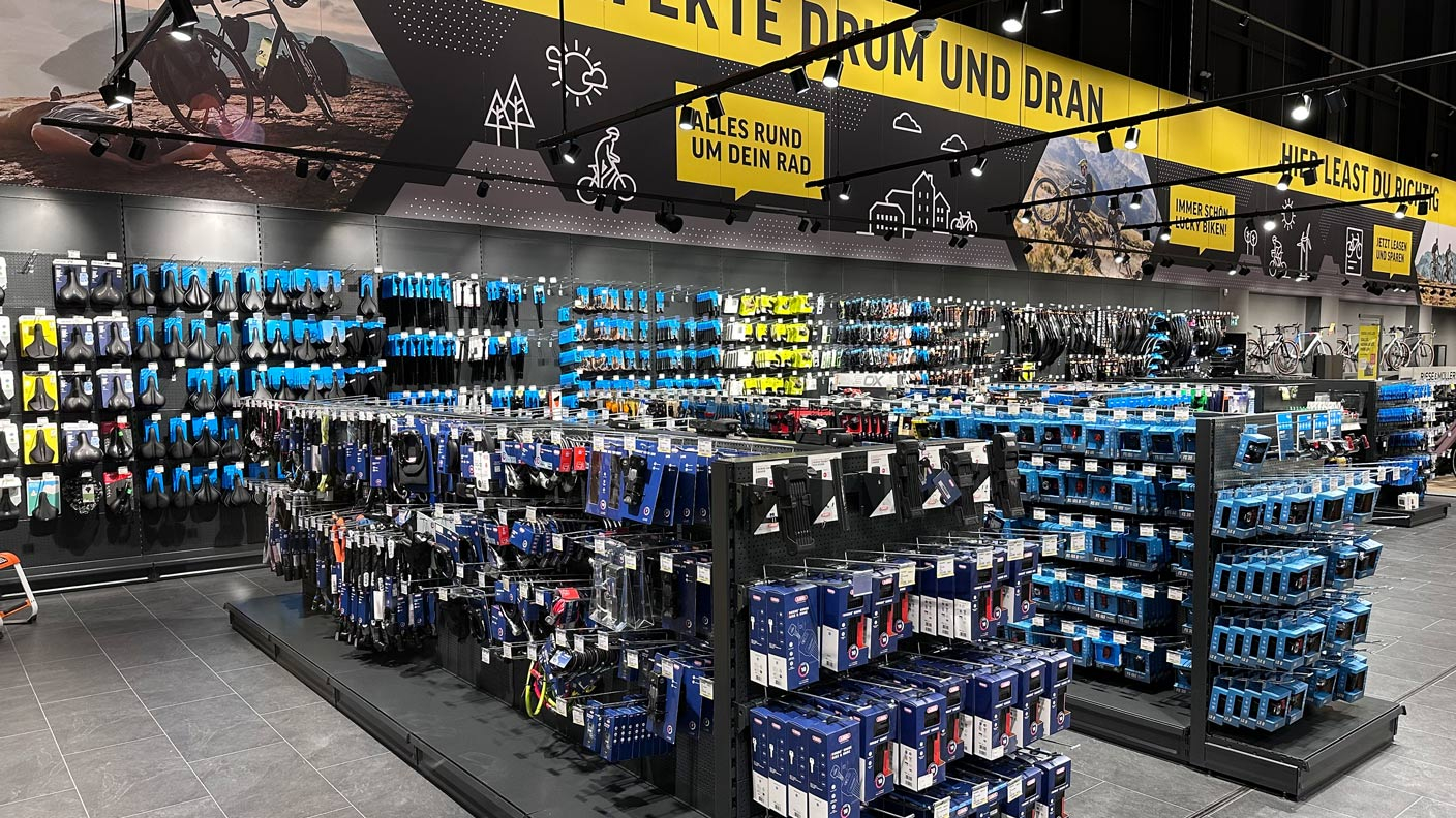 Zubehörsortiment in der Lucky Bike Filiale Karlsruhe