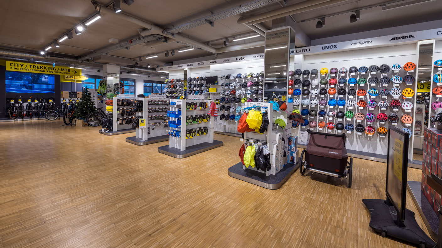 Helmsortiment in der Lucky Bike Filiale Düsseldorf