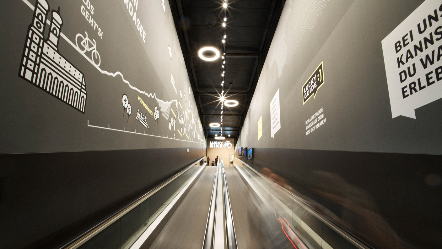 Rolltreppe der Lucky Bike Filiale München West Pasing