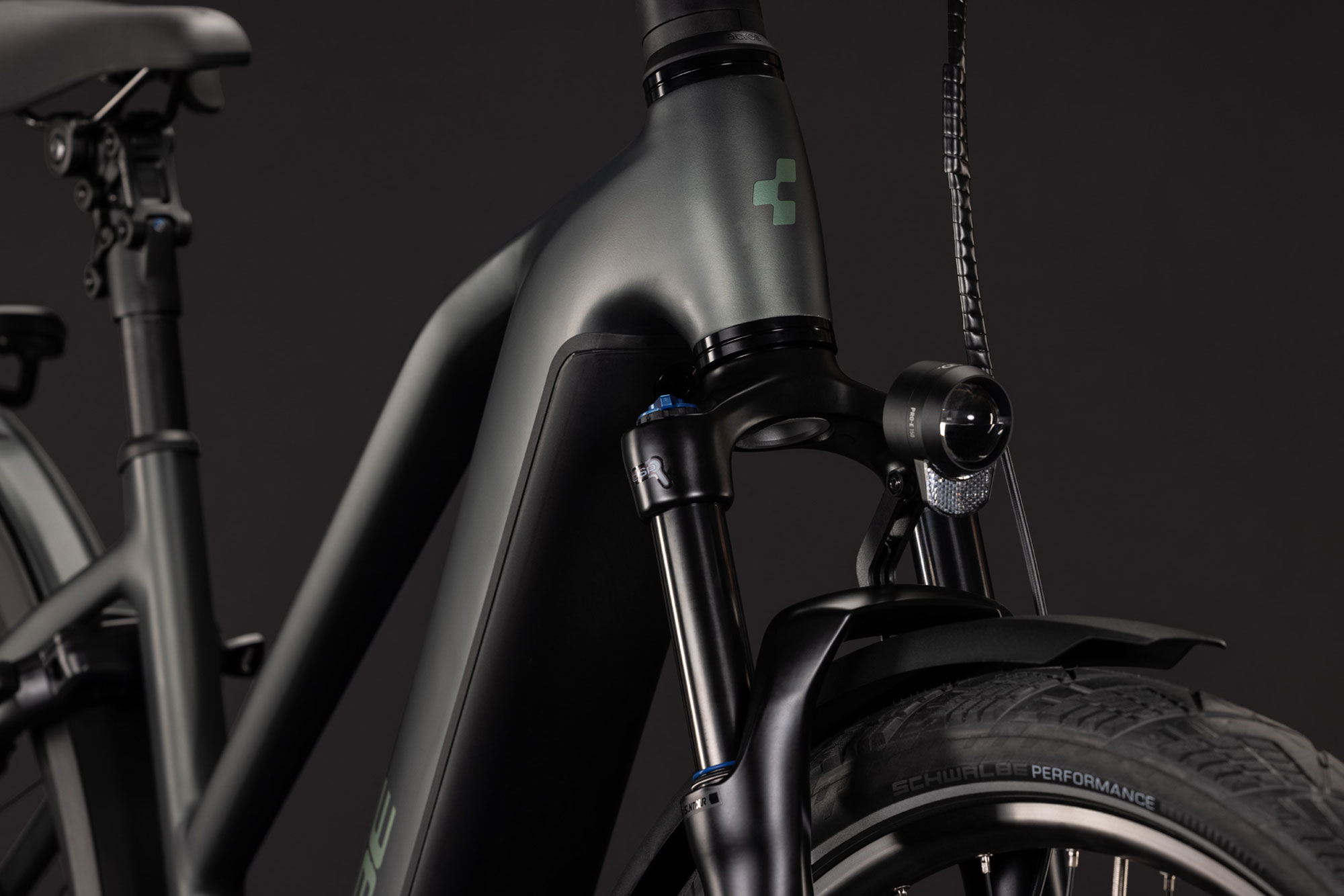 Cube Kathmandu Hybrid Deluxe Pro 800 Trapez 2027 46 cm | blackforest´n´chrome
