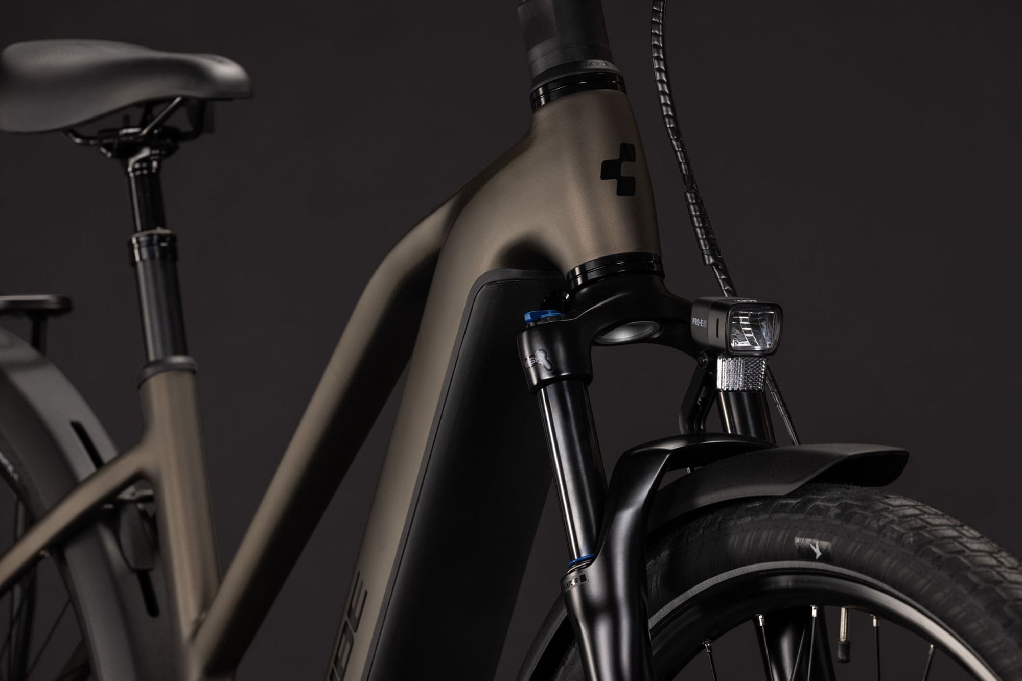 Cube Touring Hybrid Pro 800 Trapez 2027 46 cm | metallicumbra´n´black