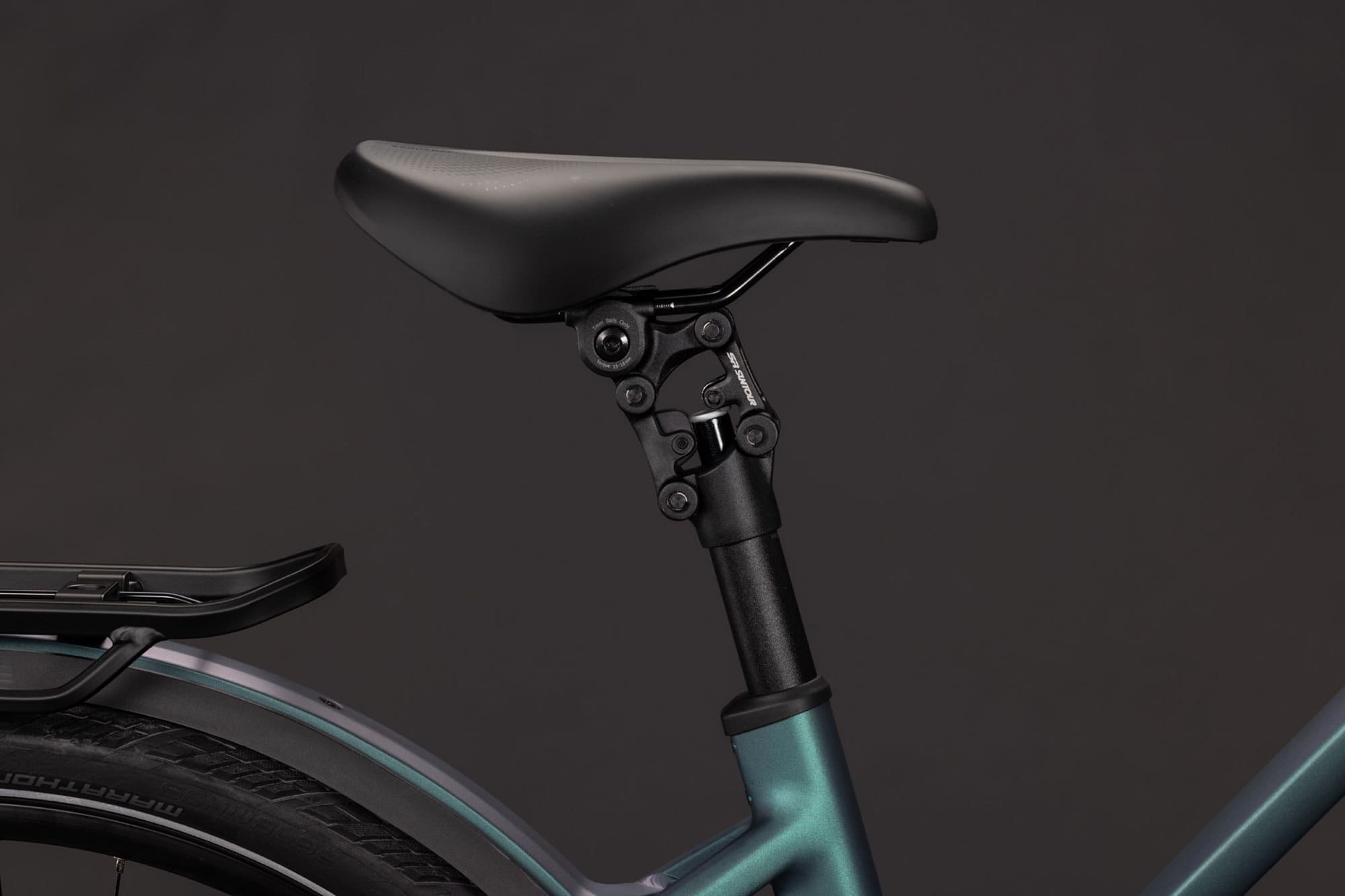 Cube Kathmandu Hybrid Pro 800 Trapez 2027 50 cm | smaragdgrey´n´black