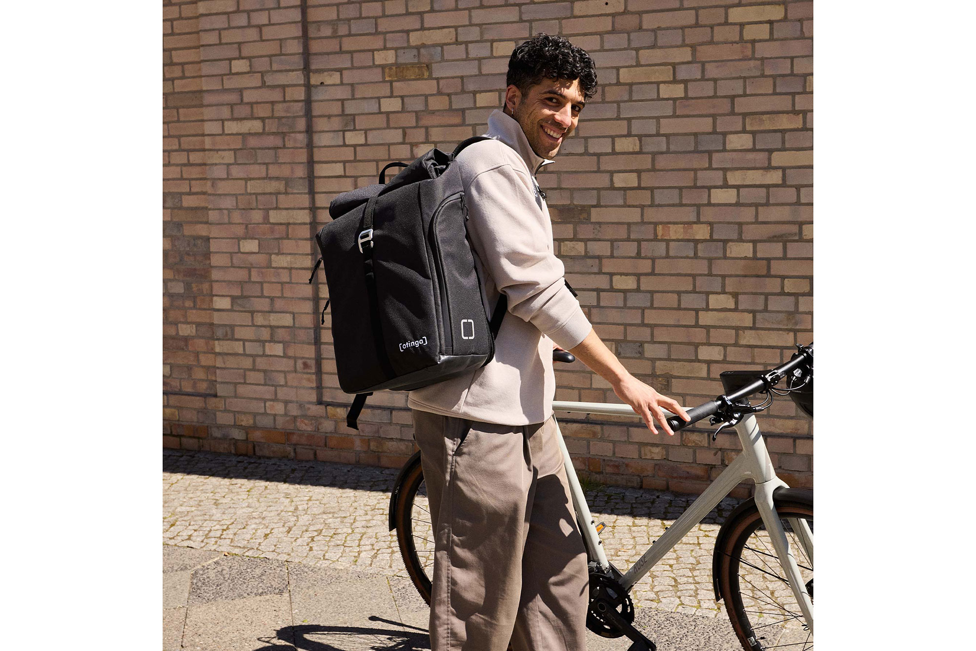otinga Flip V3 Rucksack-Fahrradtasche schwarz