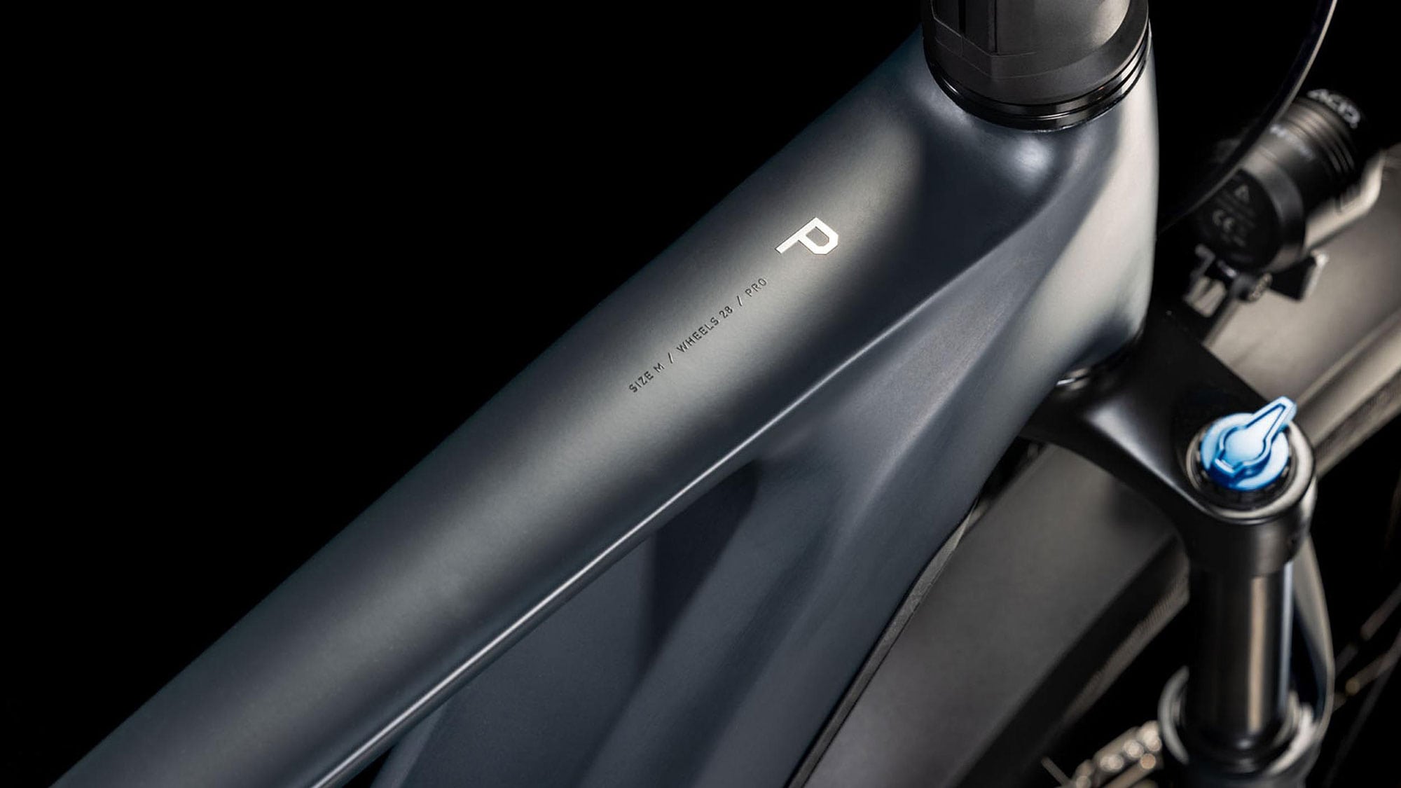 Cube Kathmandu Hybrid Comfort PRO 800 2025 50 cm | night´n´chrome