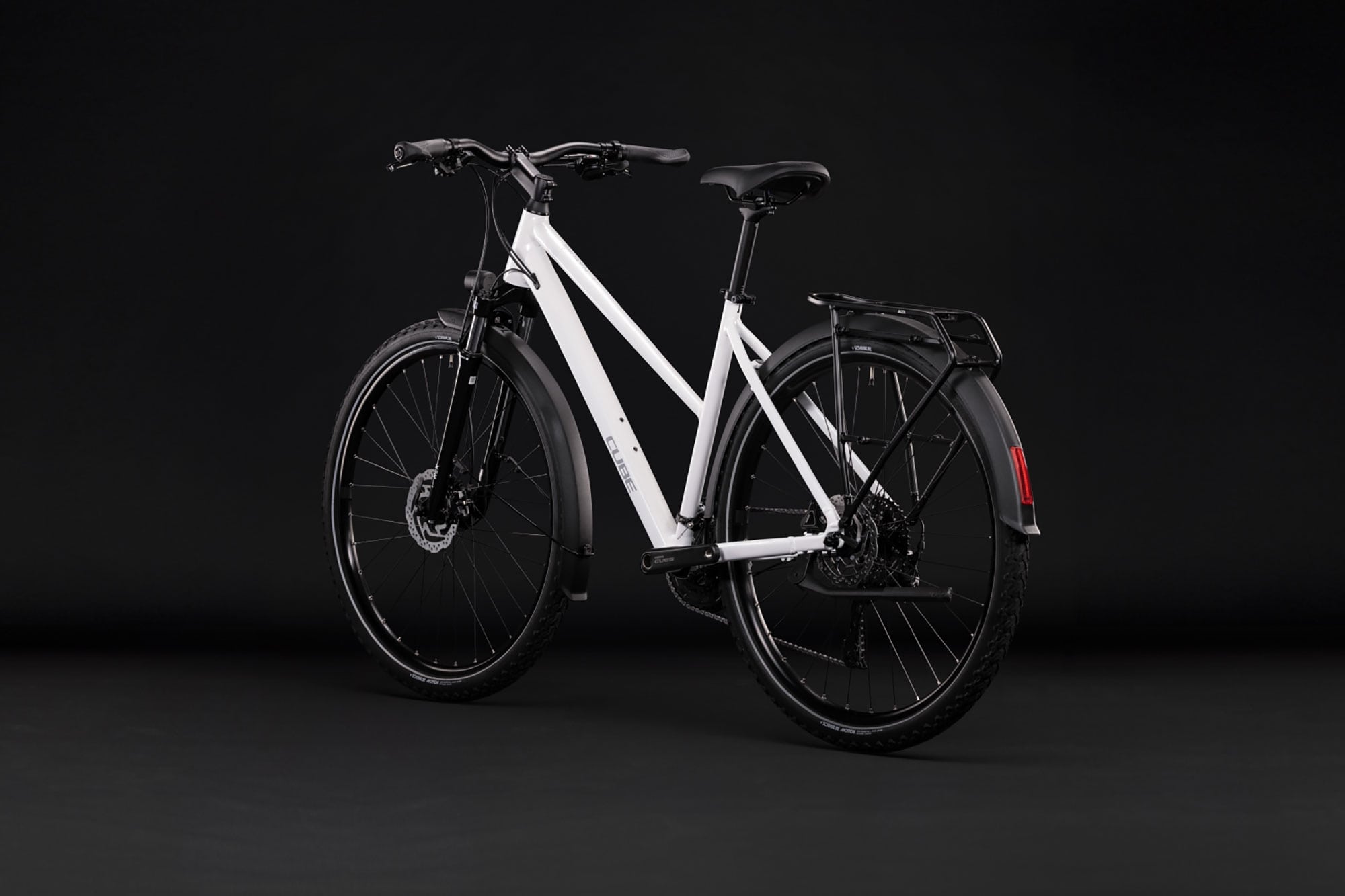 Cube Nature Pro FE Trapez 2027 50 cm | metallicwhite´n´reflex