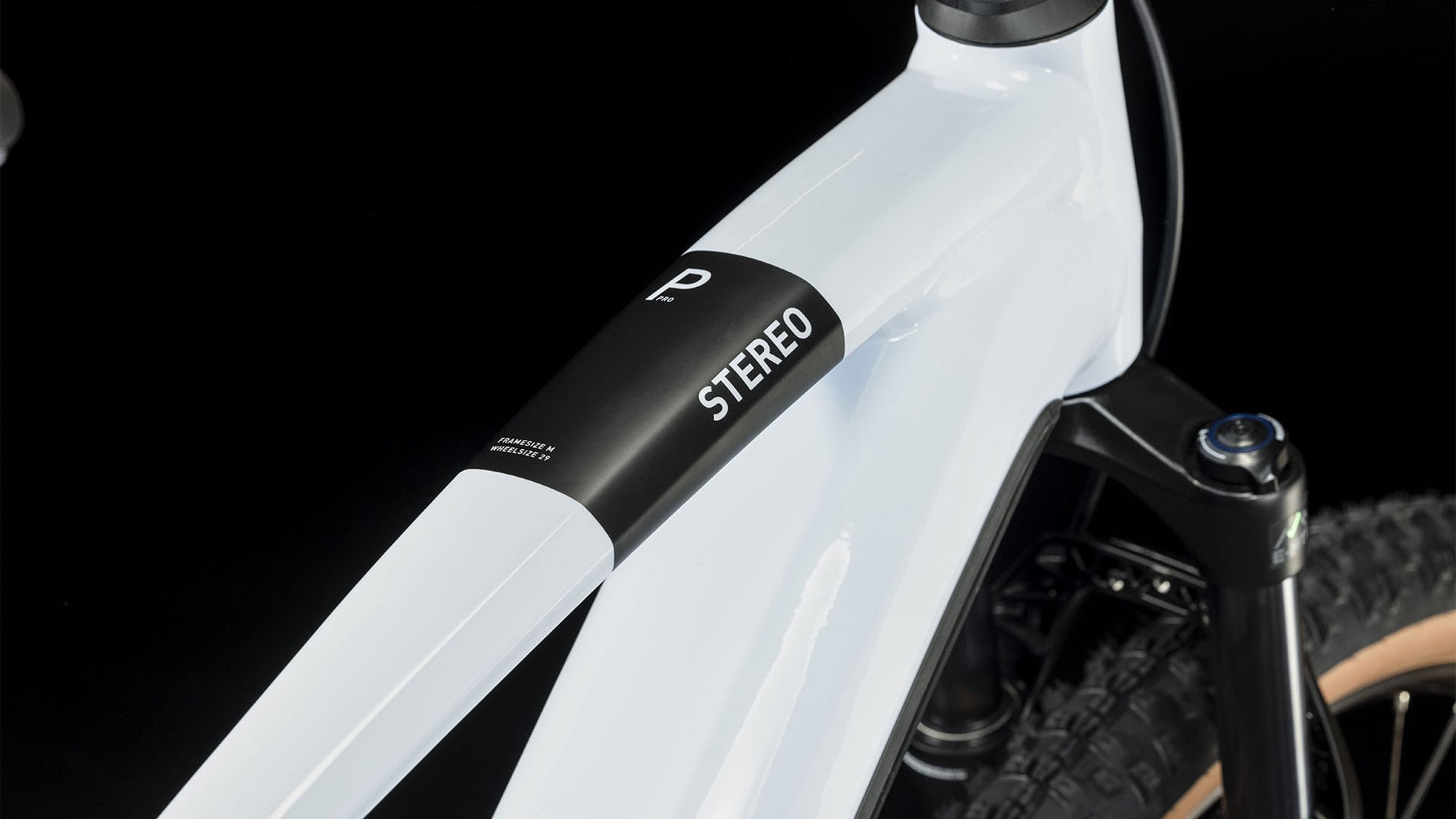 Cube Stereo Hybrid 120 PRO 750 L | flashwhite´n´black