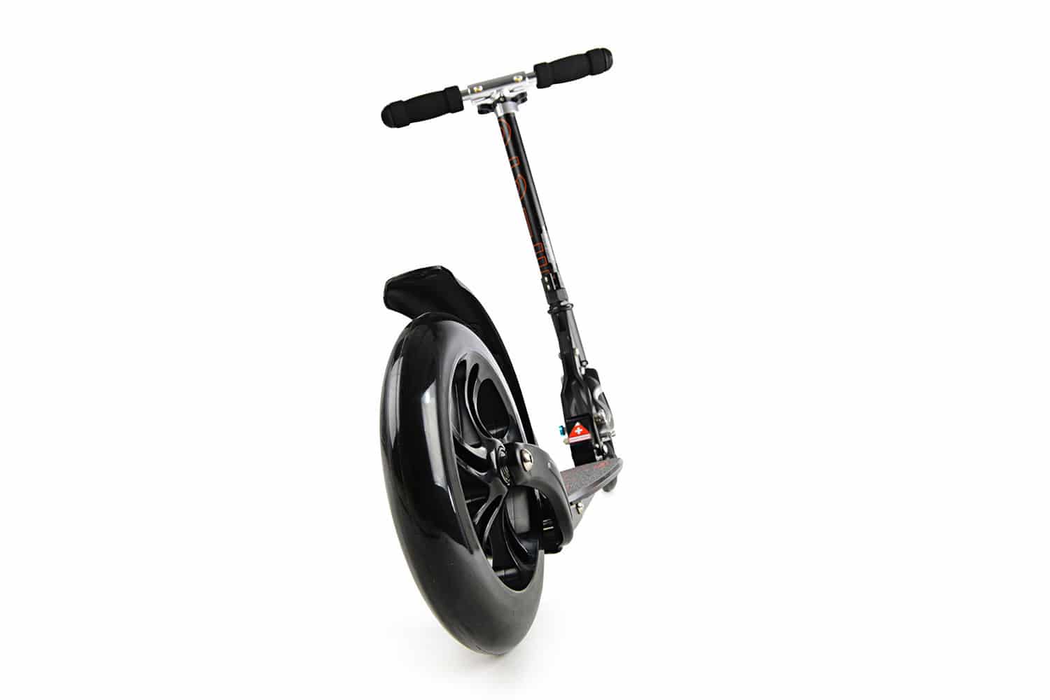 Micro Black/White Scooter schwarz