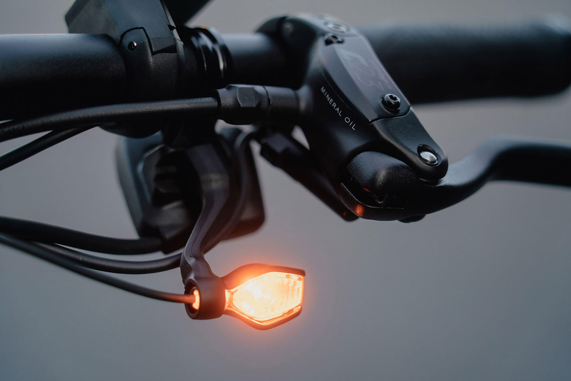 Busch und Müller TURNTEC Fahrrad-Blinker schwarz
