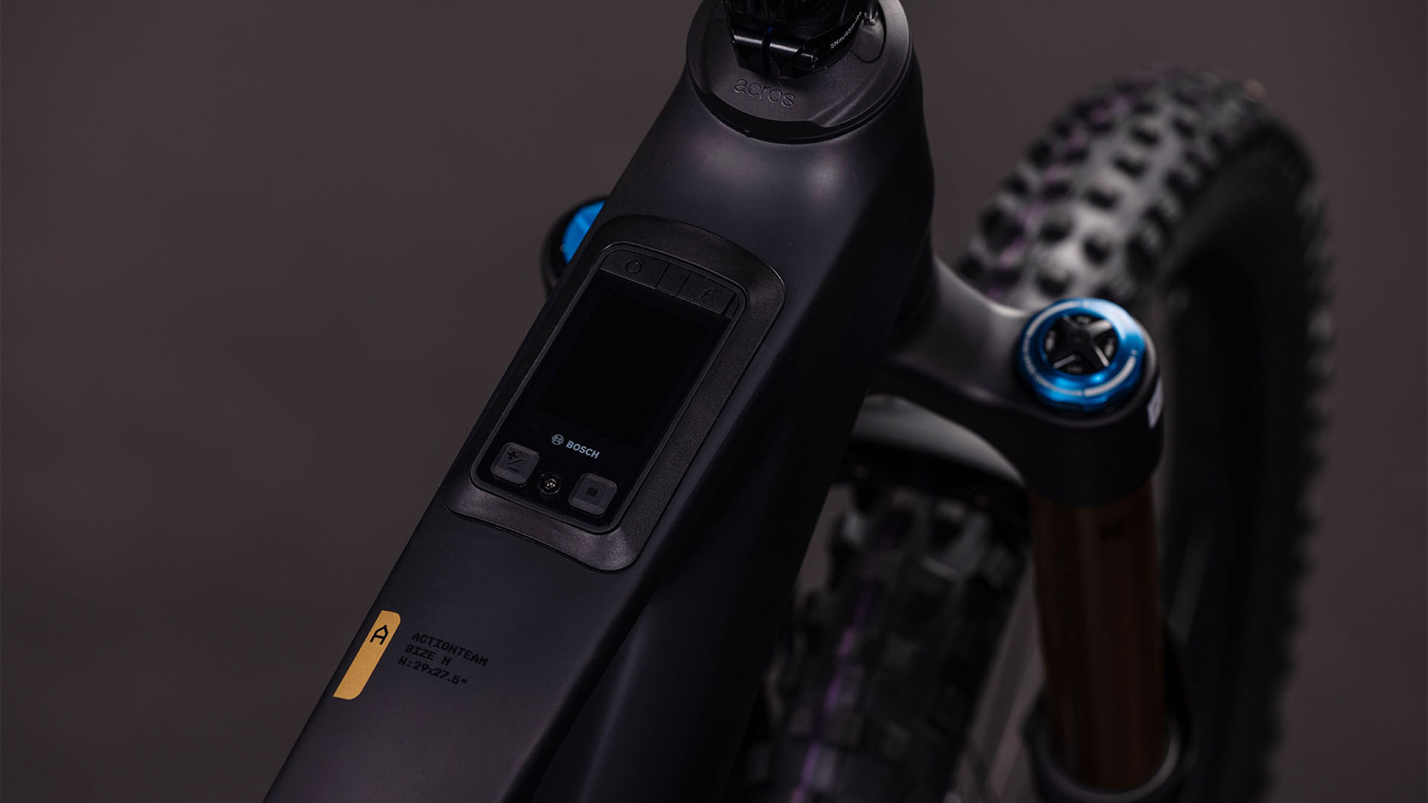 Cube AMS Hybrid ONE77 C:62 AT 600X 2026 M | carbon´n´gold