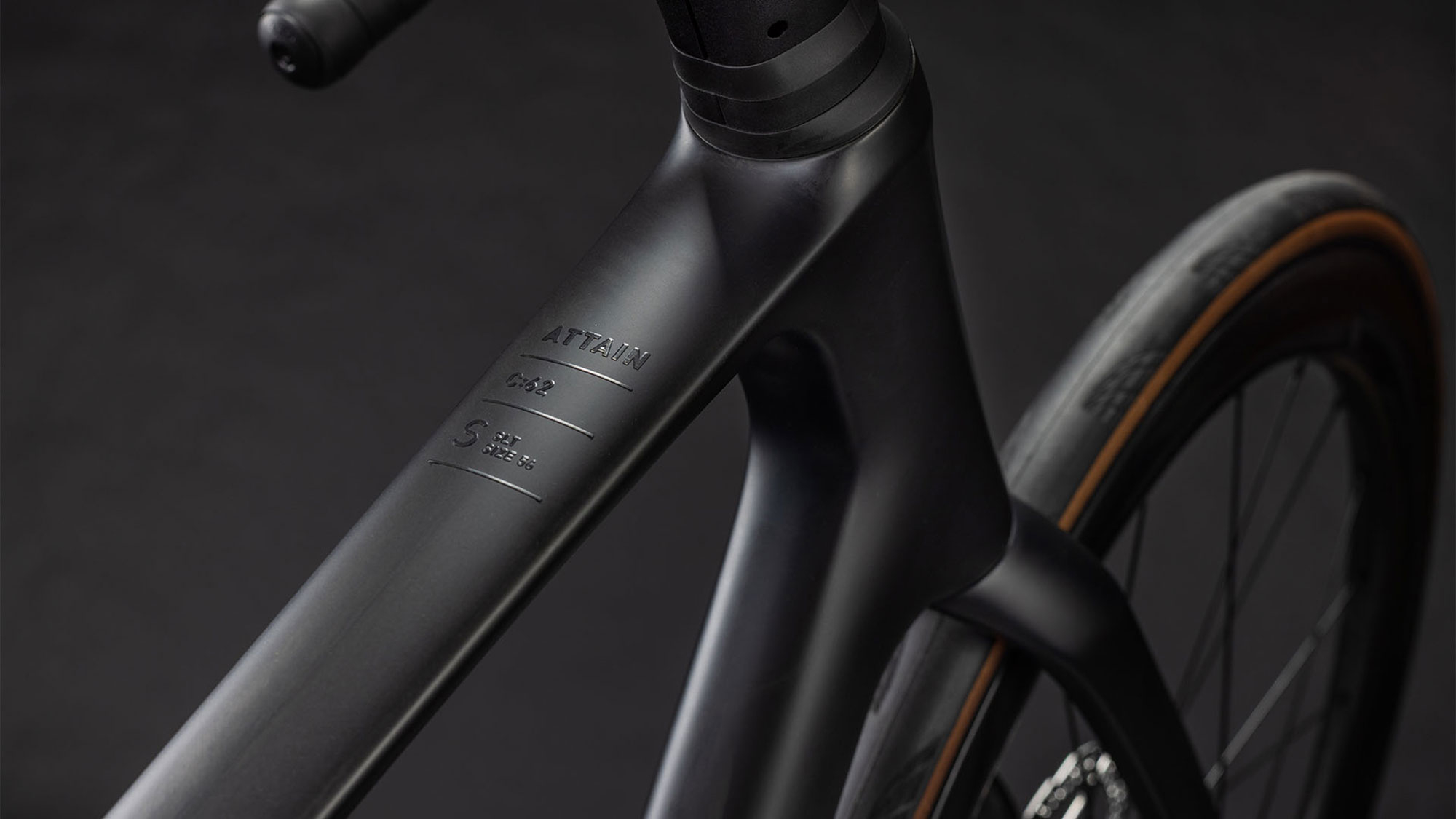 Cube Attain C:62 SLT 2026 58 cm | carbon´n´coalchrome