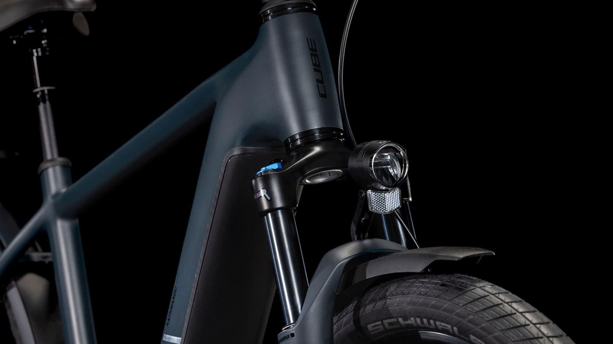 Cube Kathmandu Hybrid Comfort PRO 800 2025 50 cm | night´n´chrome