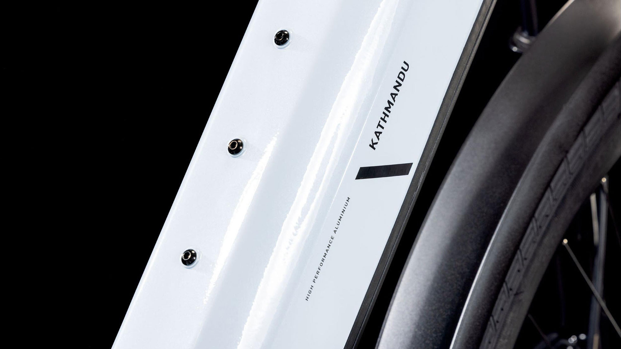 Cube Kathmandu Hybrid ONE 800 Wave 2025 62 cm | polarwhite´n´black