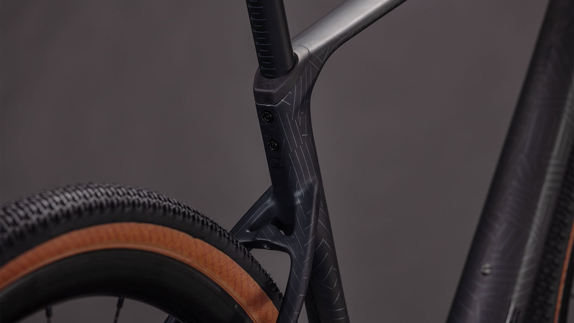 Cube Nuroad C:62 EXC 2026 S | carbon´n´crisscross