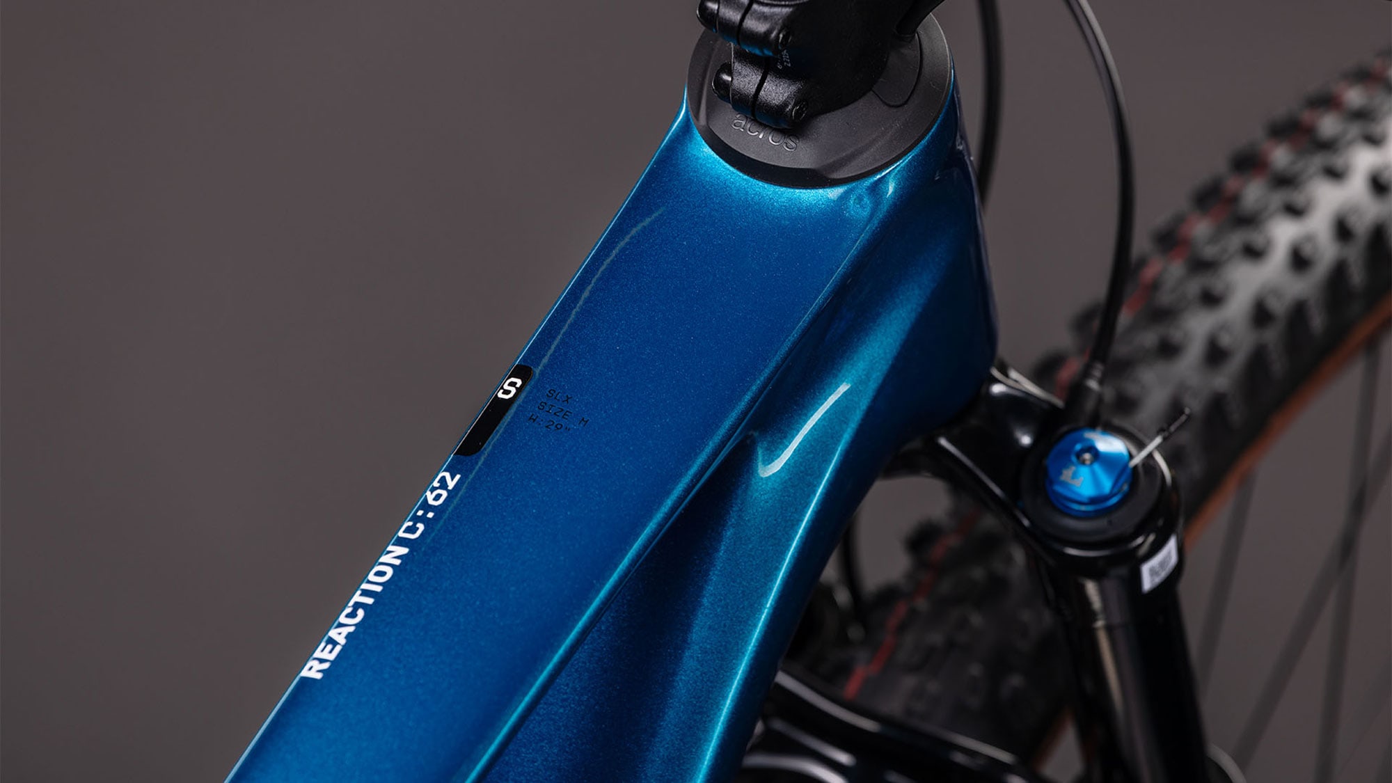 Cube Reaction C:62 SLX 2026 S | electricblue´n´white