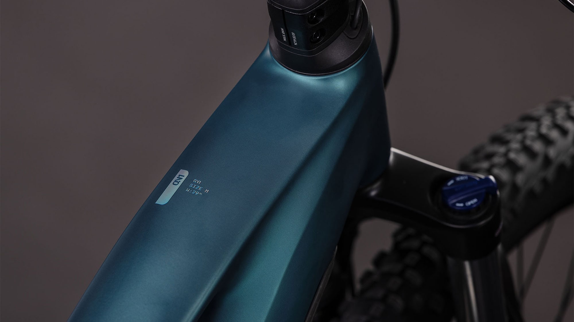 Cube Reaction Hybrid ONE 800 2026 L | royalgreen´n´prism