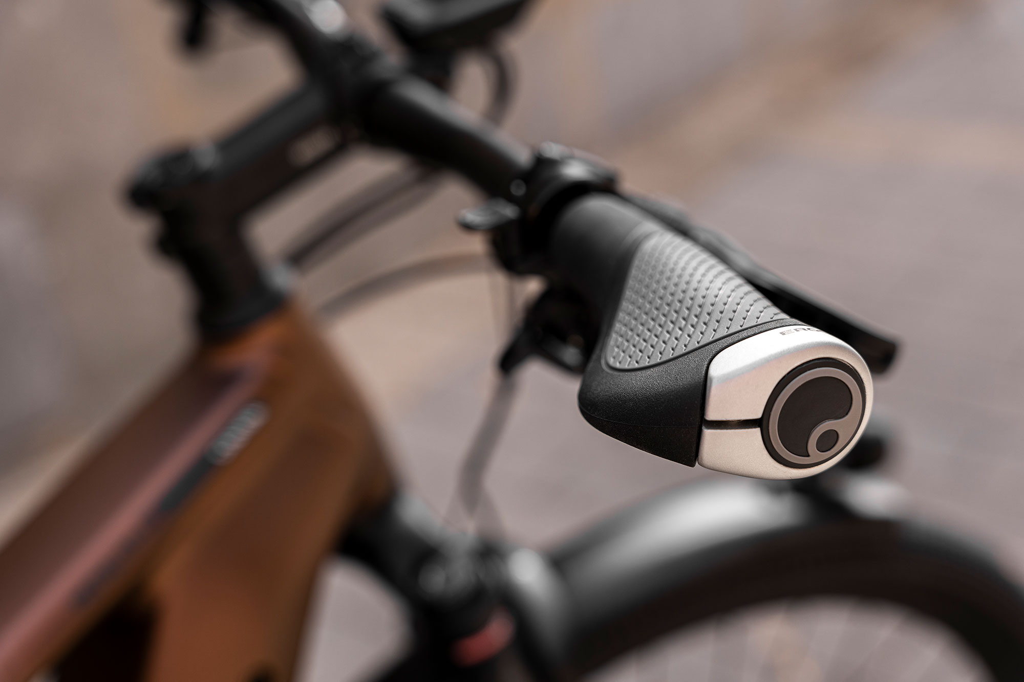 Ergon GP1 Evo Performance Comfort Griffe L | schwarz grau
