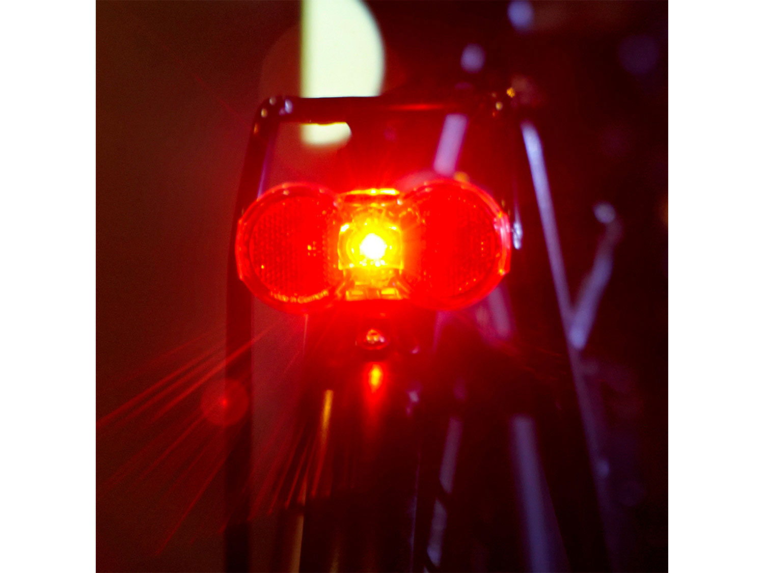 Busch und MÃ¼ller Toplight Flat plus Fahrradrücklicht rot