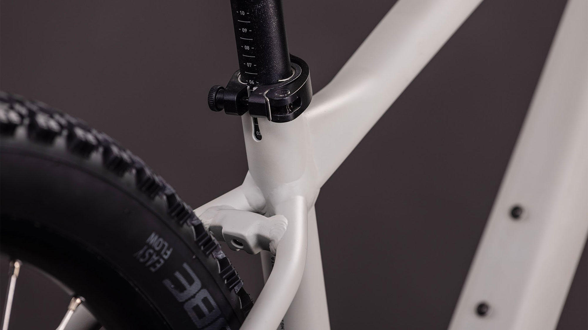 Cube Aim PRO 2026 L | greige´n´titan