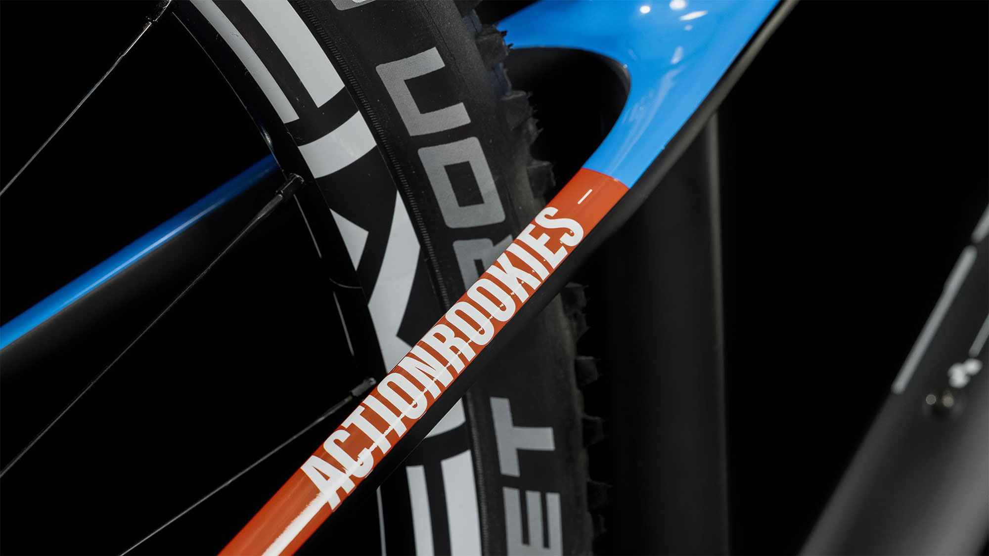 Cube Elite 240 C:62 PRO 2026 unisize | carbon´n´blue´n´red