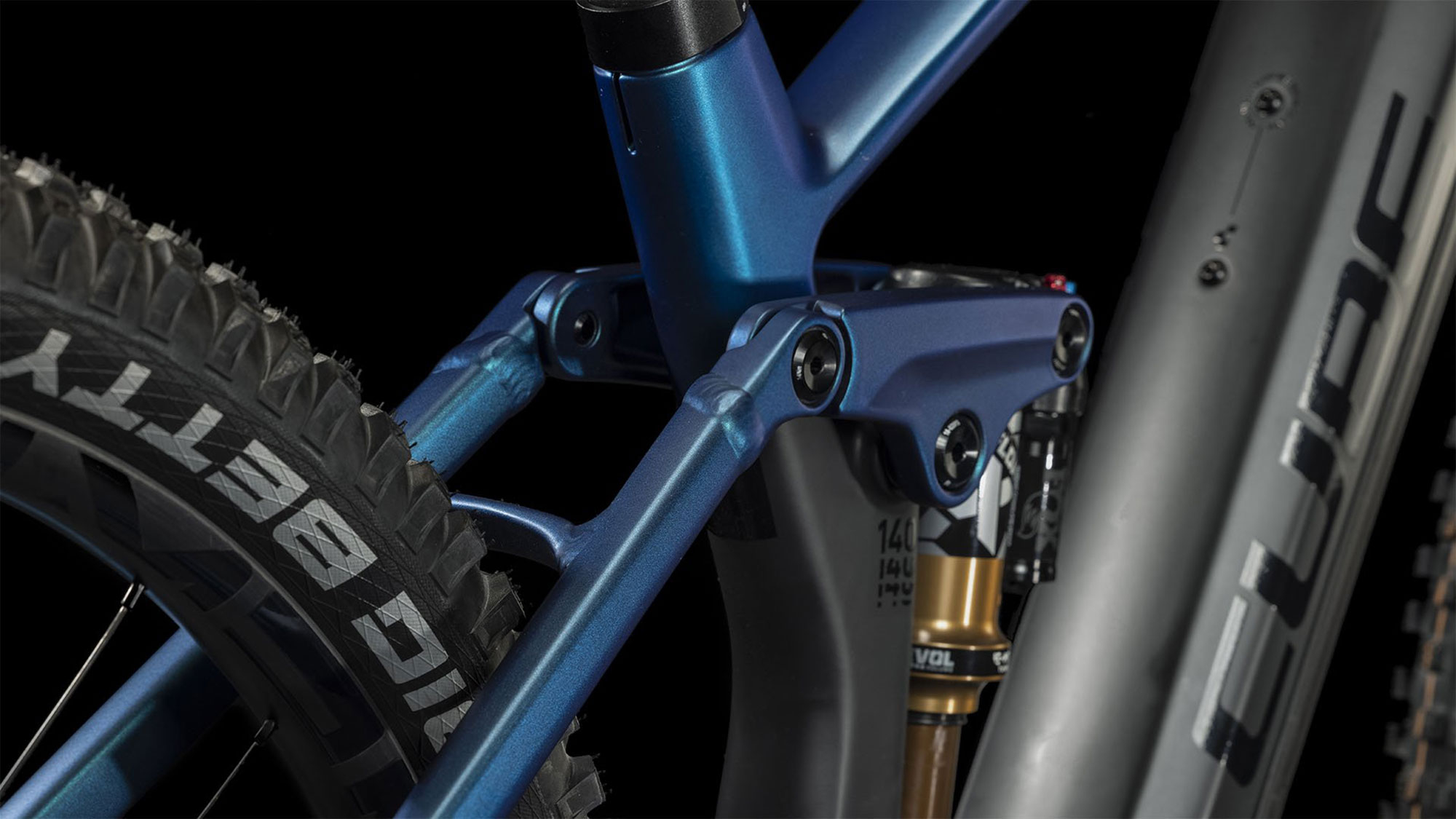 Cube Stereo Hybrid 140 HPC SLT 750 M | nebula´n´carbon
