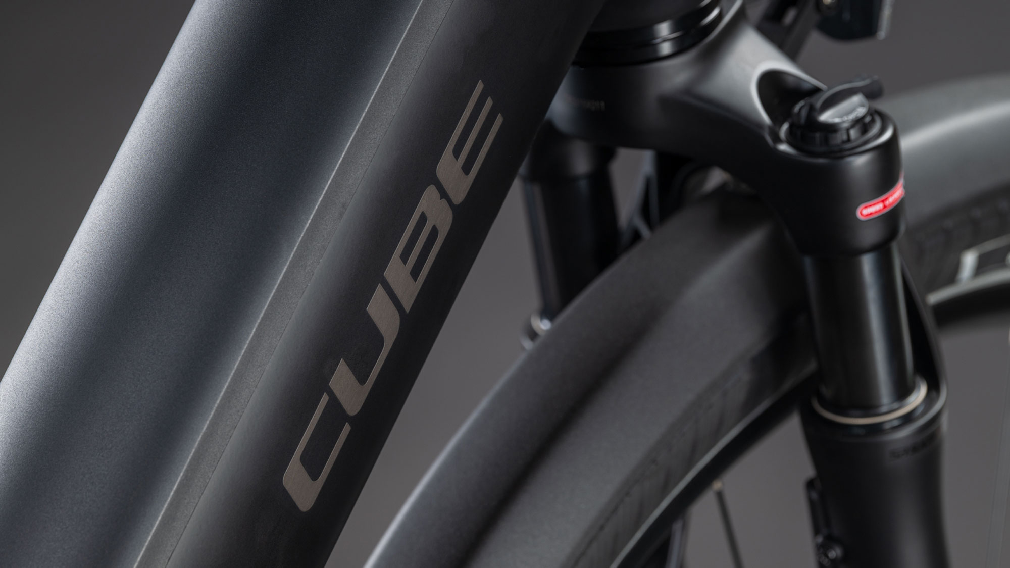 Cube Supreme RT Hybrid Deluxe EX 600 Wave 2026 58 cm | black´n´chrome