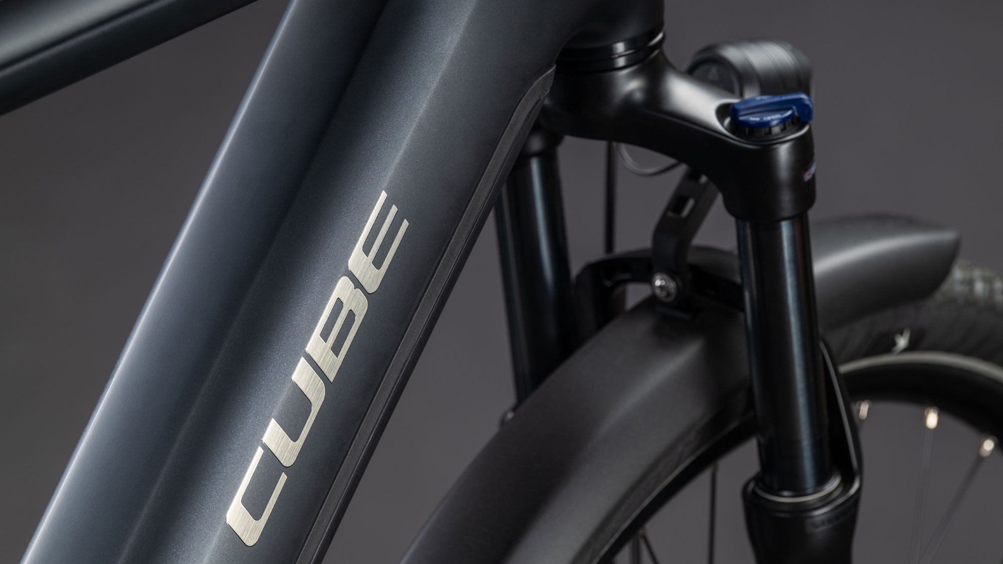 Cube Touring Hybrid ONE 600 2026 50 cm | coal´n´chrome