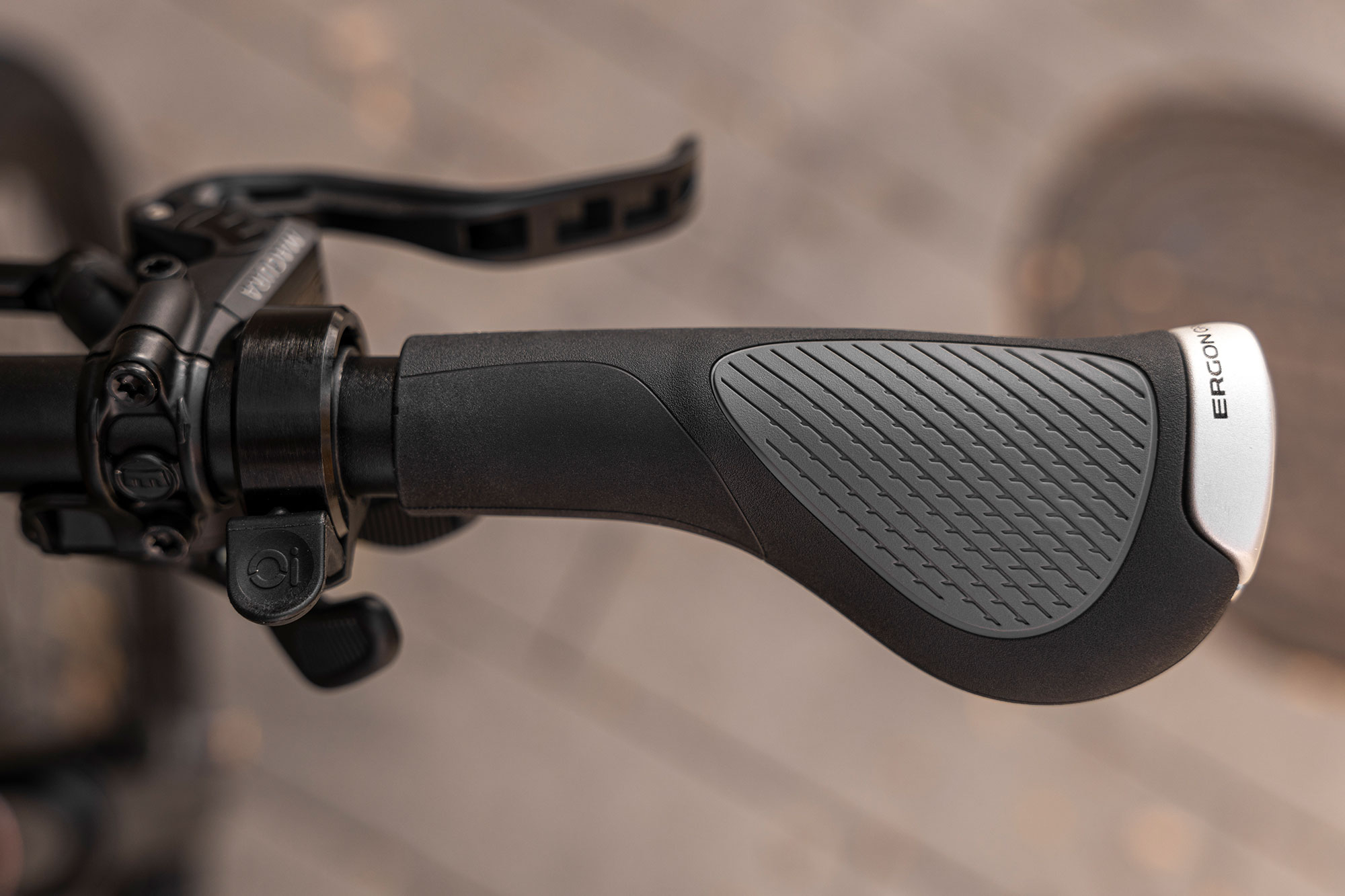 Ergon GP1 Evo Performance Comfort Griffe L | schwarz grau