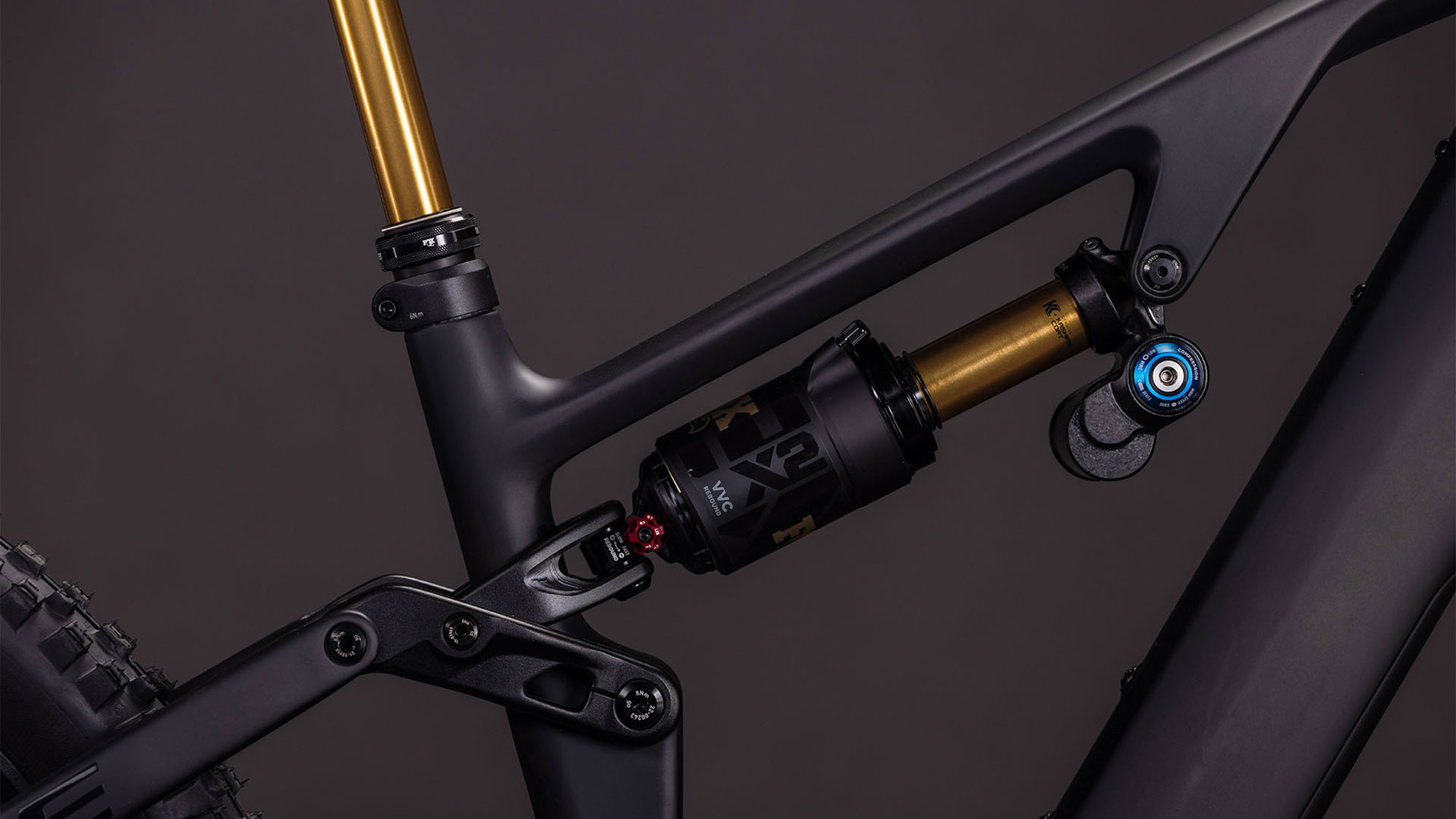 Cube AMS Hybrid ONE77 C:62 AT 600X 2026 M | carbon´n´gold