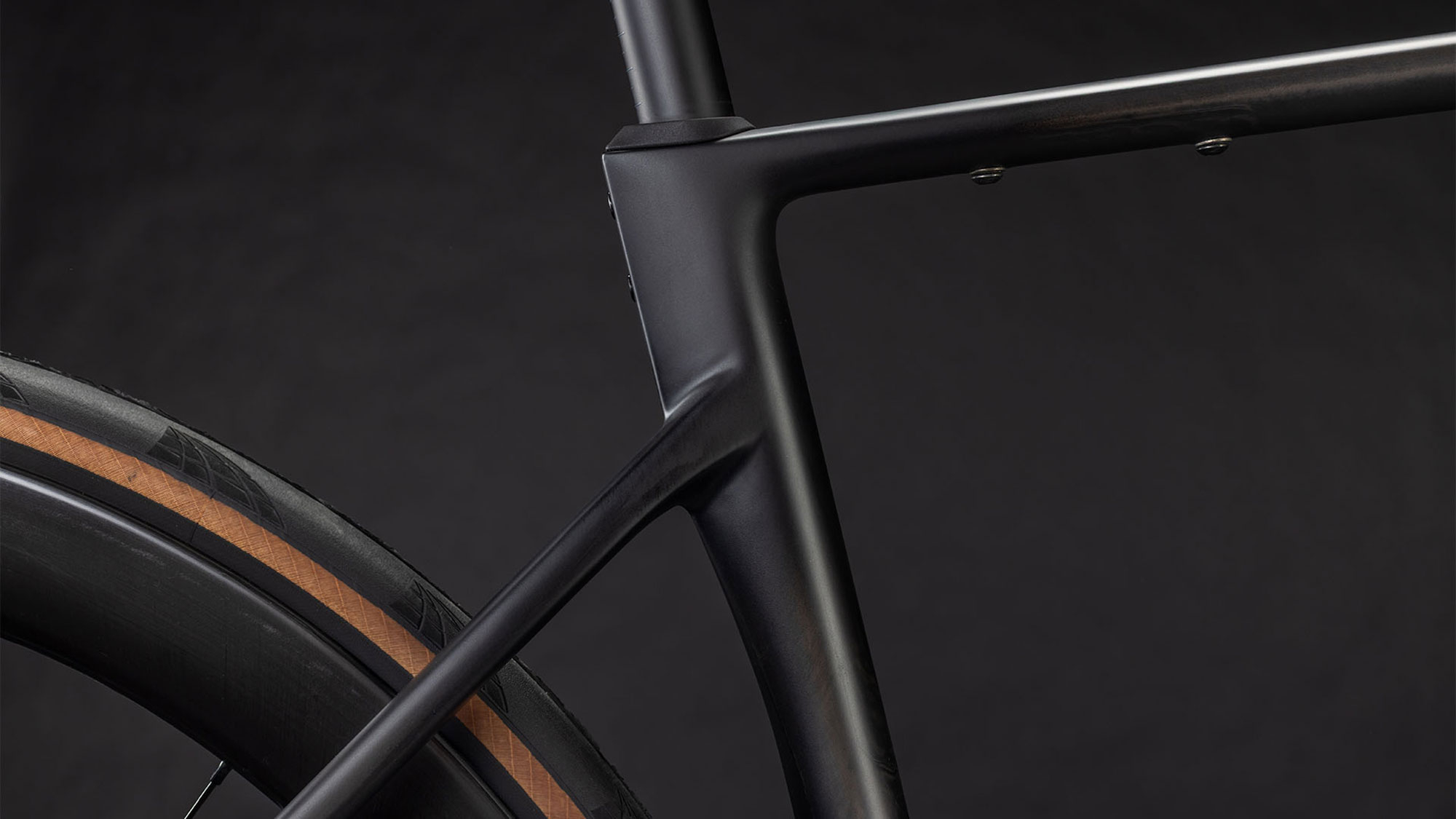 Cube Attain C:62 SLT 2026 58 cm | carbon´n´coalchrome