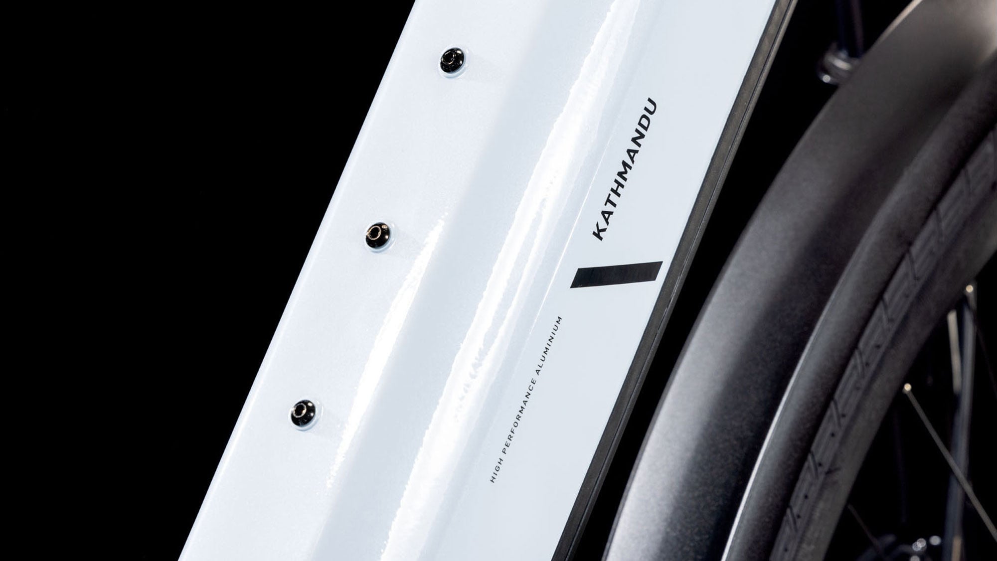 Cube Kathmandu Hybrid ONE 600 Wave 2025 58 cm | polarwhite´n´black