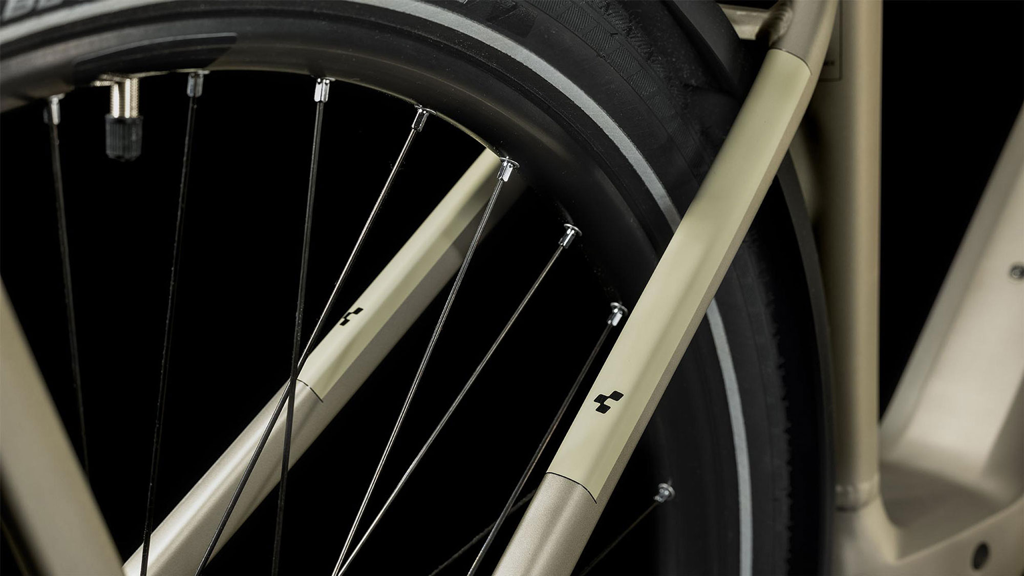 Cube Kathmandu Hybrid PRO 750 50 cm | flashstone´n´black