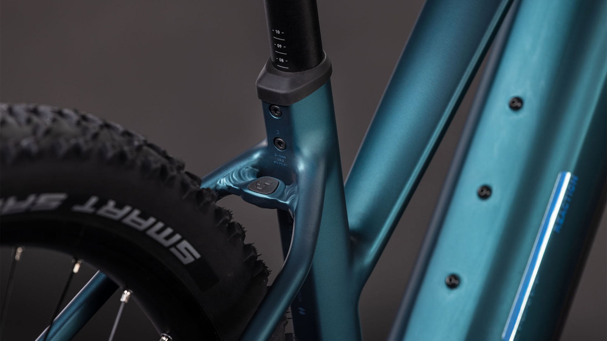 Cube Reaction Hybrid ONE 800 Trapez 2026 S | royalgreen´n´prism