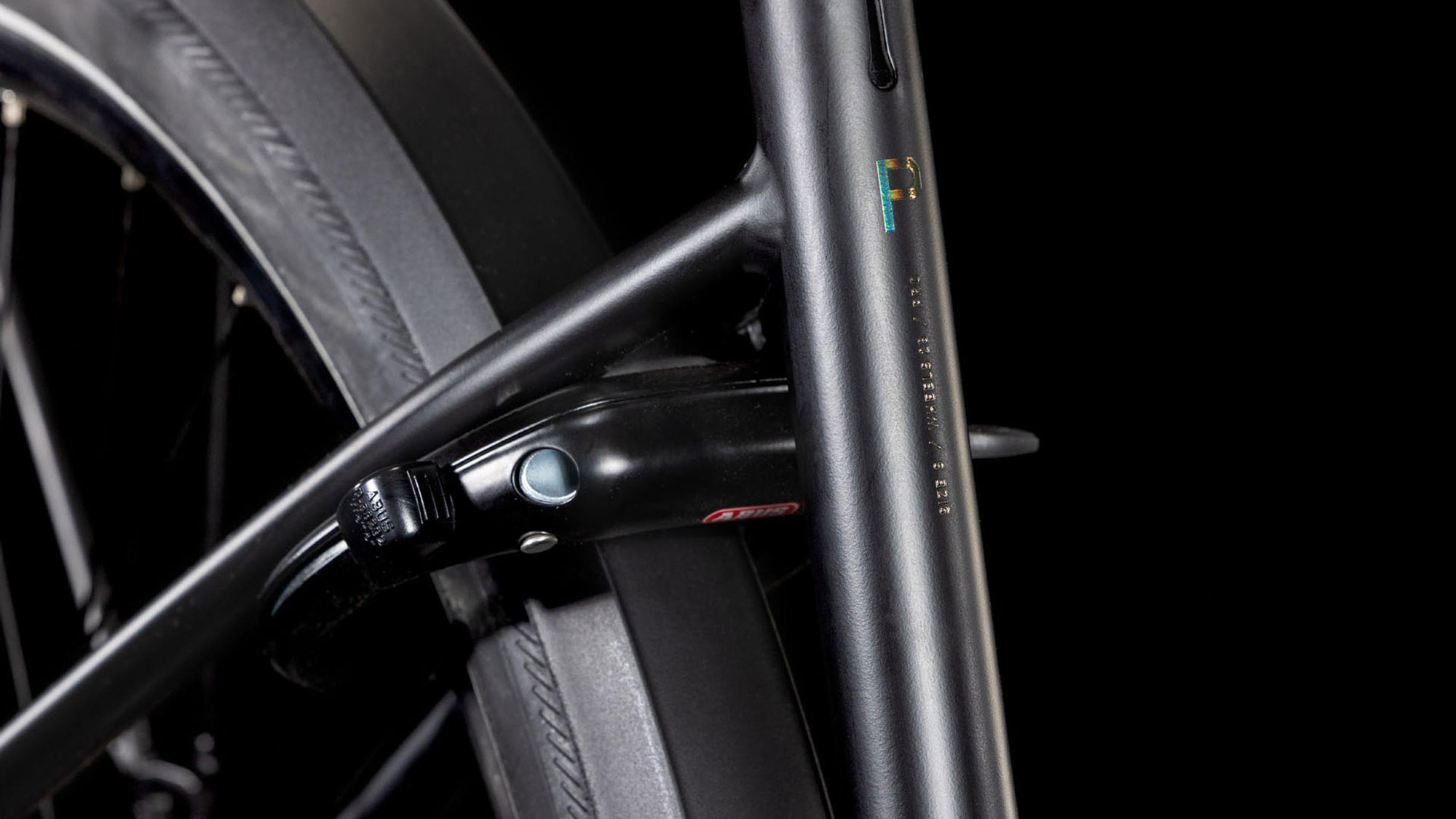 Cube Supreme Hybrid PRO 625 2026 42 cm | black´n´spectral