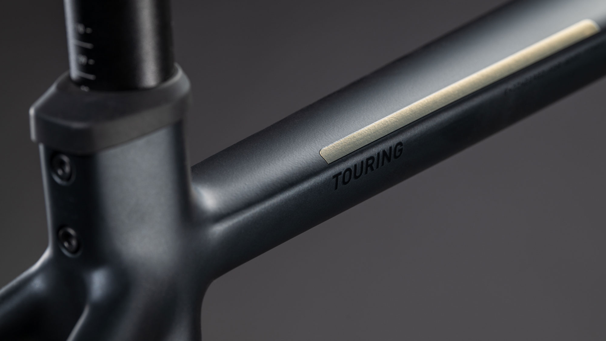 Cube Touring Hybrid ONE 600 2026 50 cm | coal´n´chrome