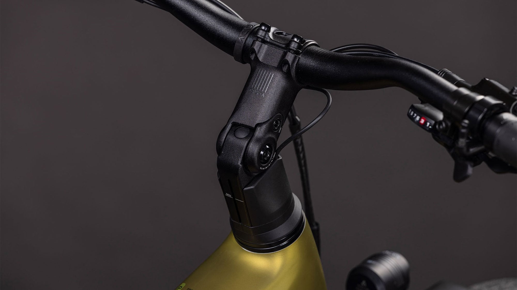 Cube Touring Hybrid PRO 800 2026 54 cm | goldenlime´n´black