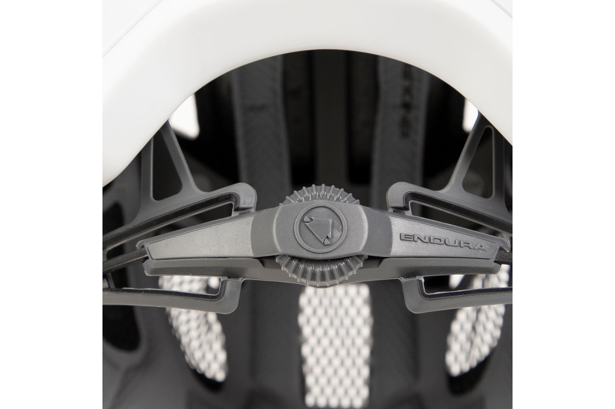 Endura Hummvee Plus Helm 55-59 cm | white