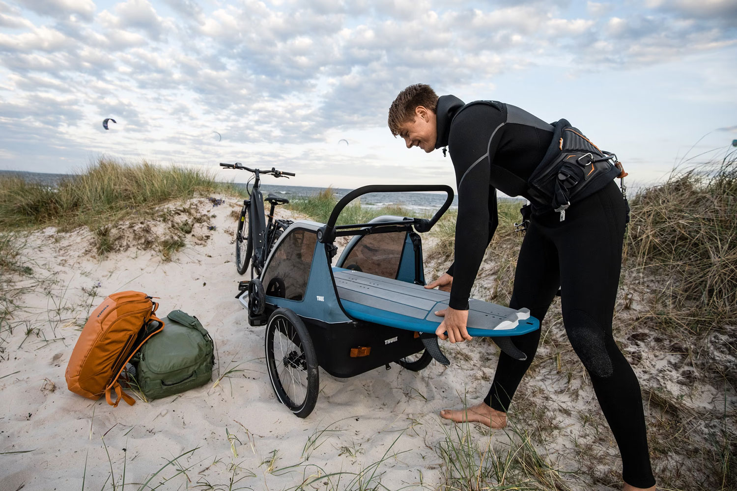 Thule Courier Multifunktionsanhänger  aegean blue | 2 Kinder