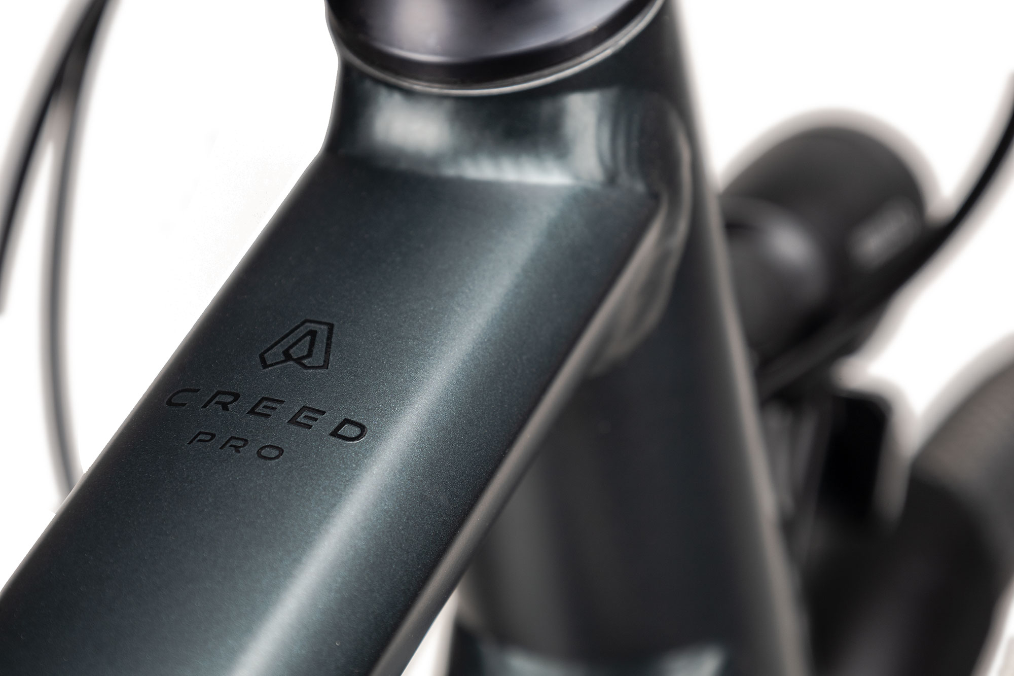 Axess CREED PRO EQ 57 cm | dark petrol matt