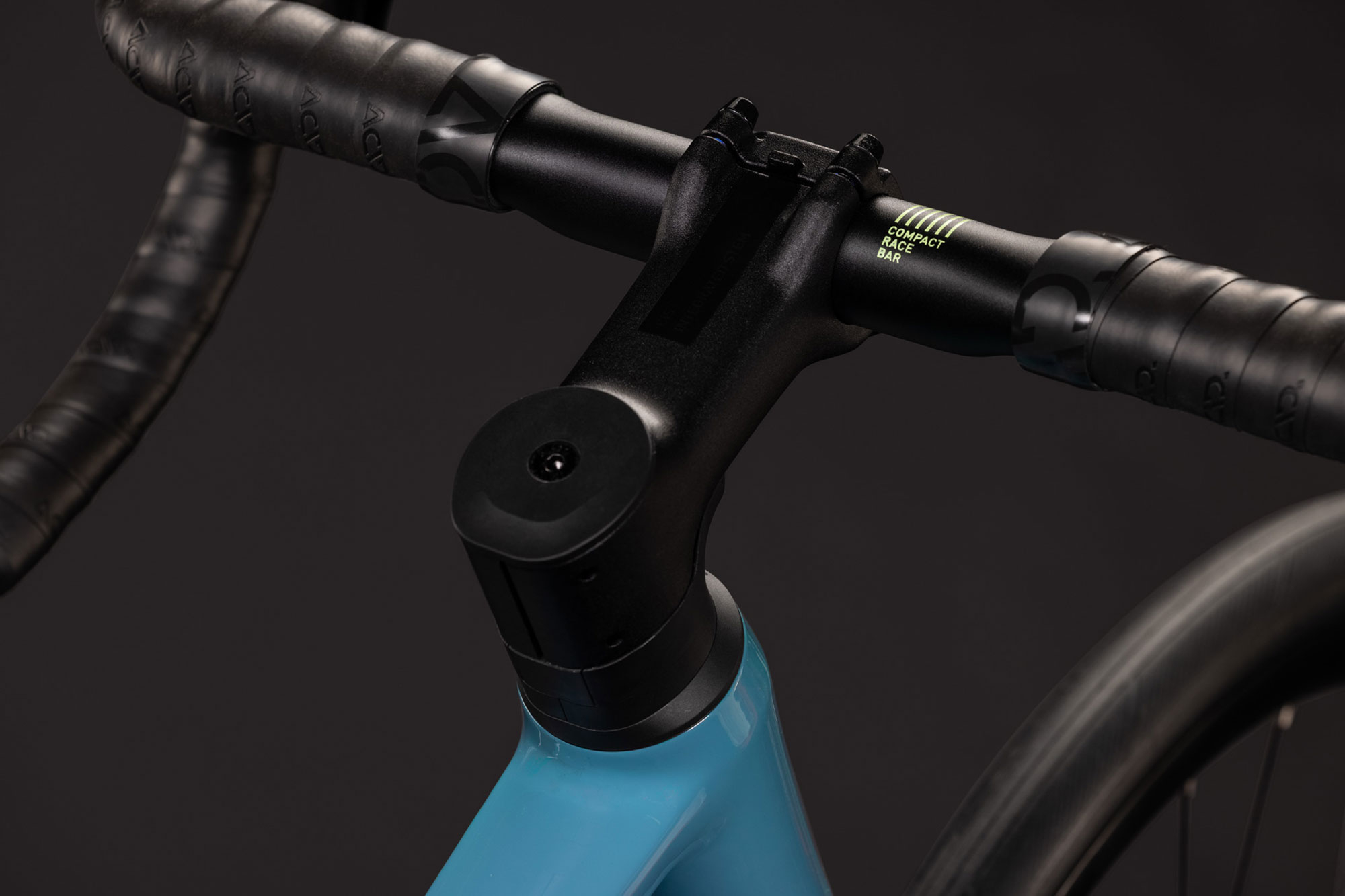 Cube Attain Pro 2027 58 cm | surfblue´n´black