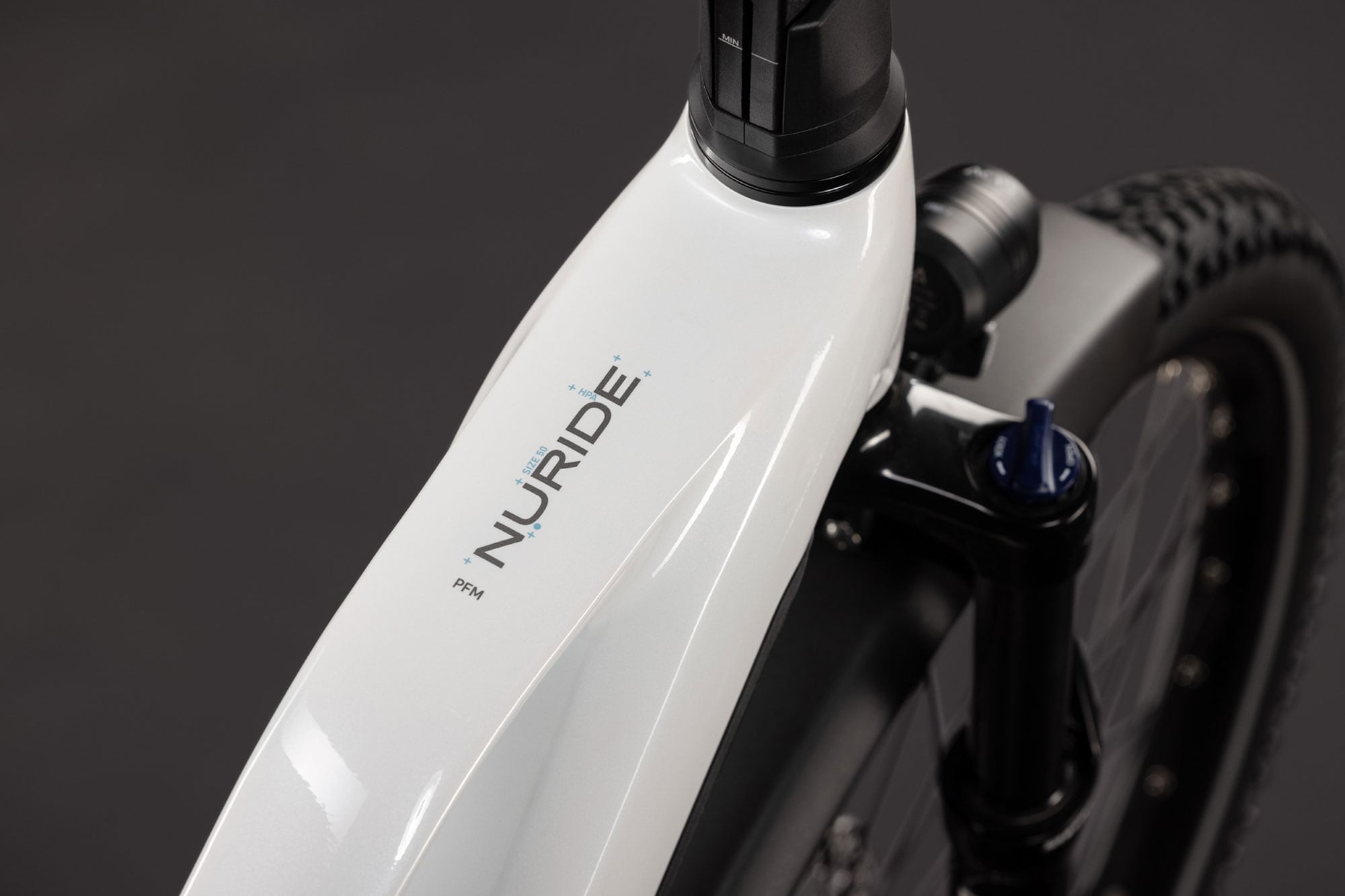 Cube Nuride Hybrid Performance 720 Trapez 2027 50 cm | metallicwhite´n´grey