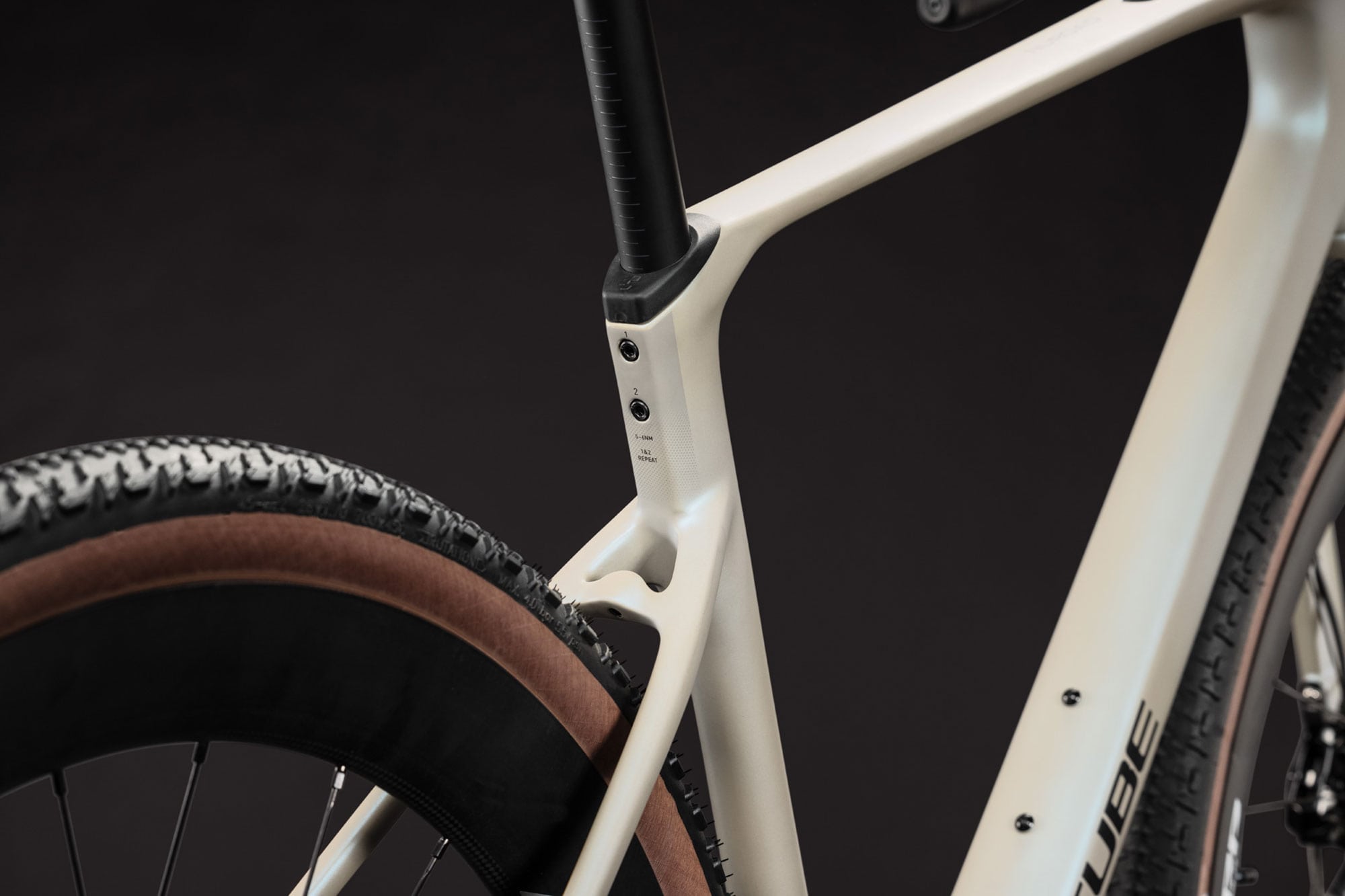 Cube Nuroad C:62 SLX 2027 M | glintsand´n´black