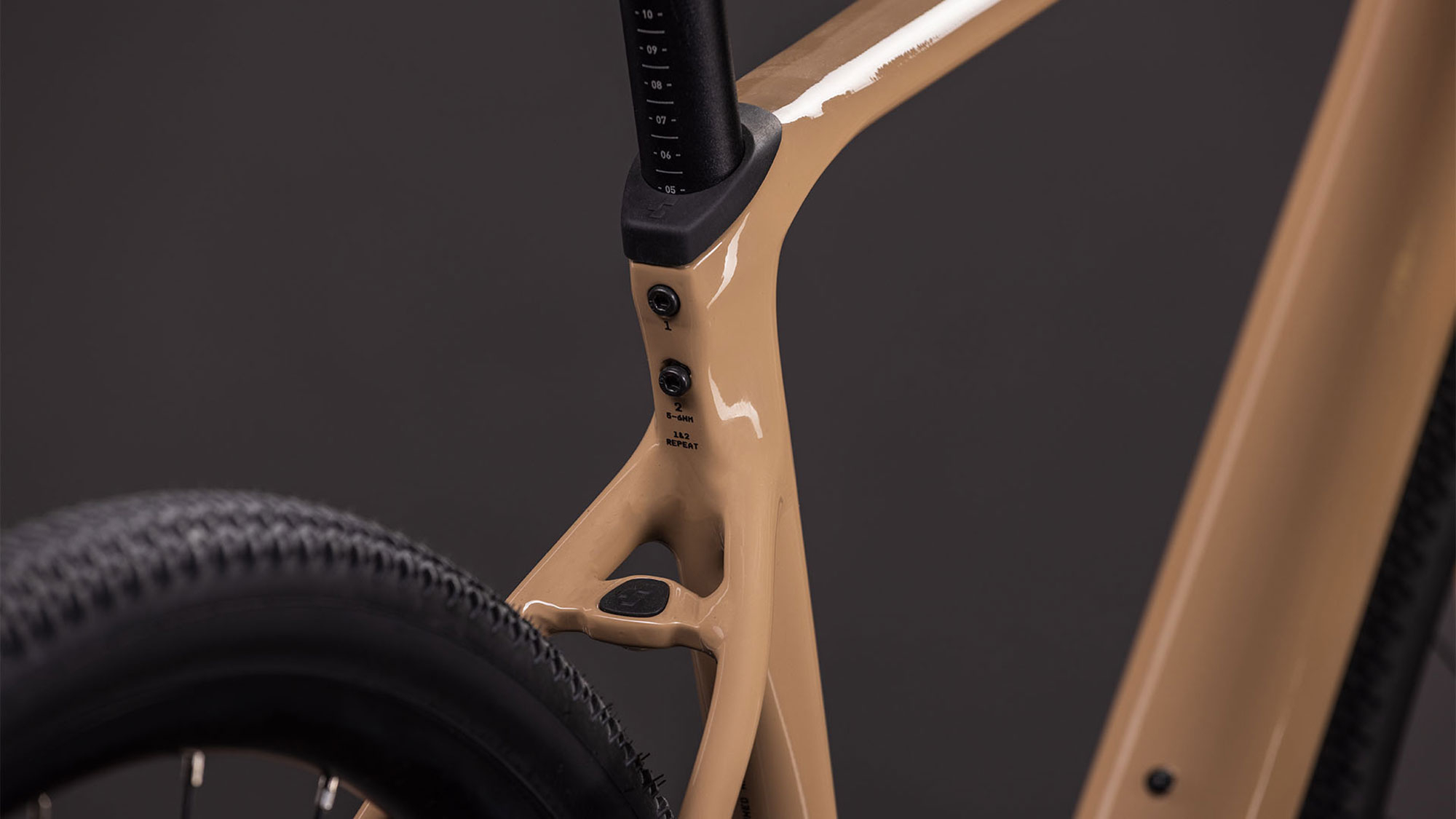 Cube Nuroad RACE 2026 XS | cappuccino´n´black