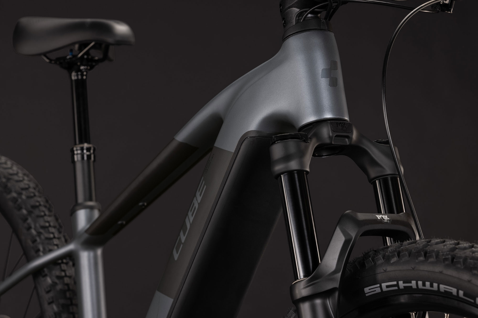 Cube Reaction Hybrid Race 800 2027 L | slabgrey´n´chrome