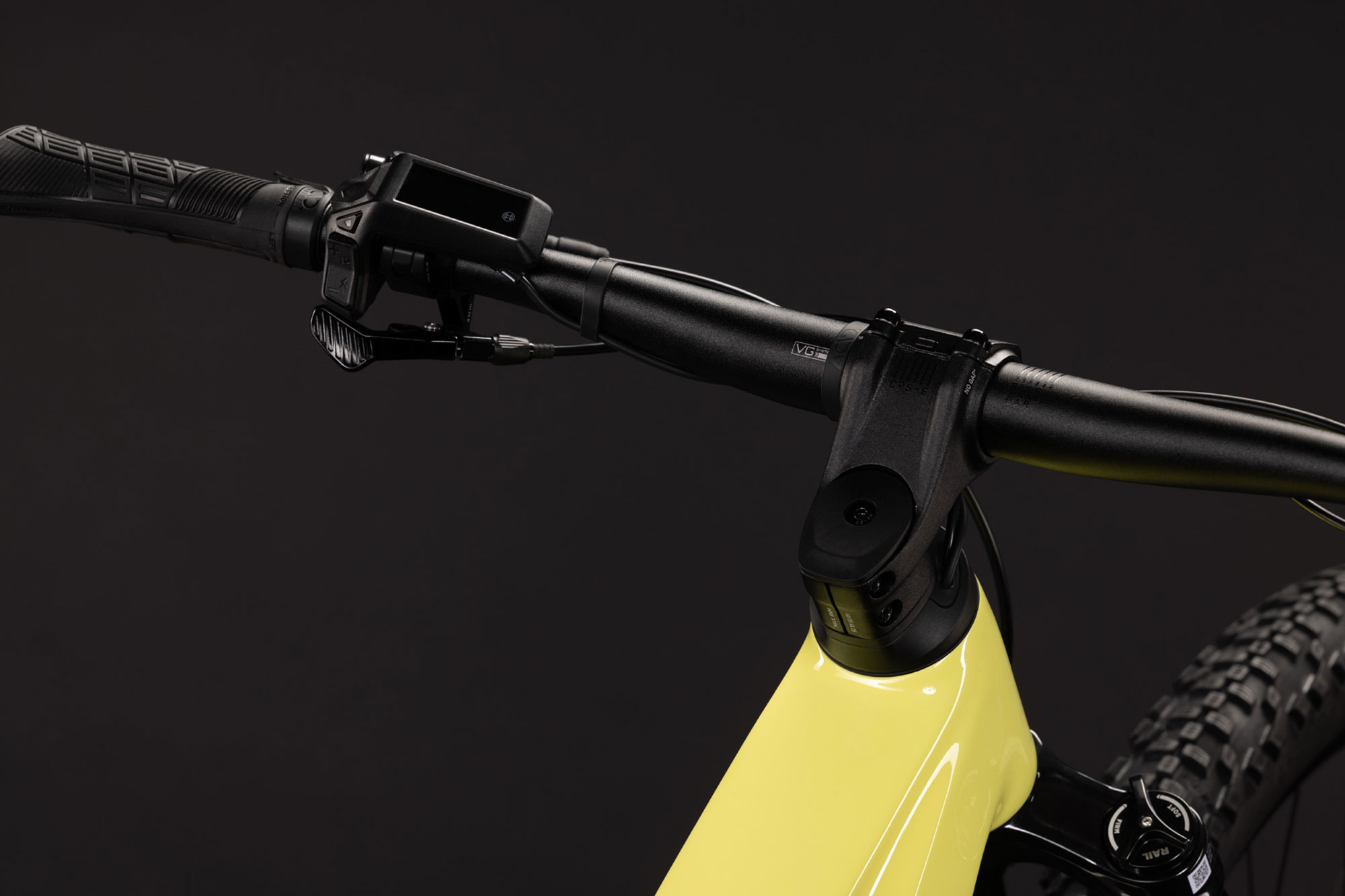 Cube Reaction Hybrid Race 800 Trapez 2027 