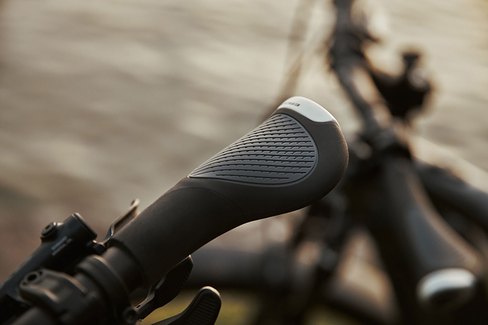 Ergon GP1 Evo Performance Comfort Griffe L | schwarz grau