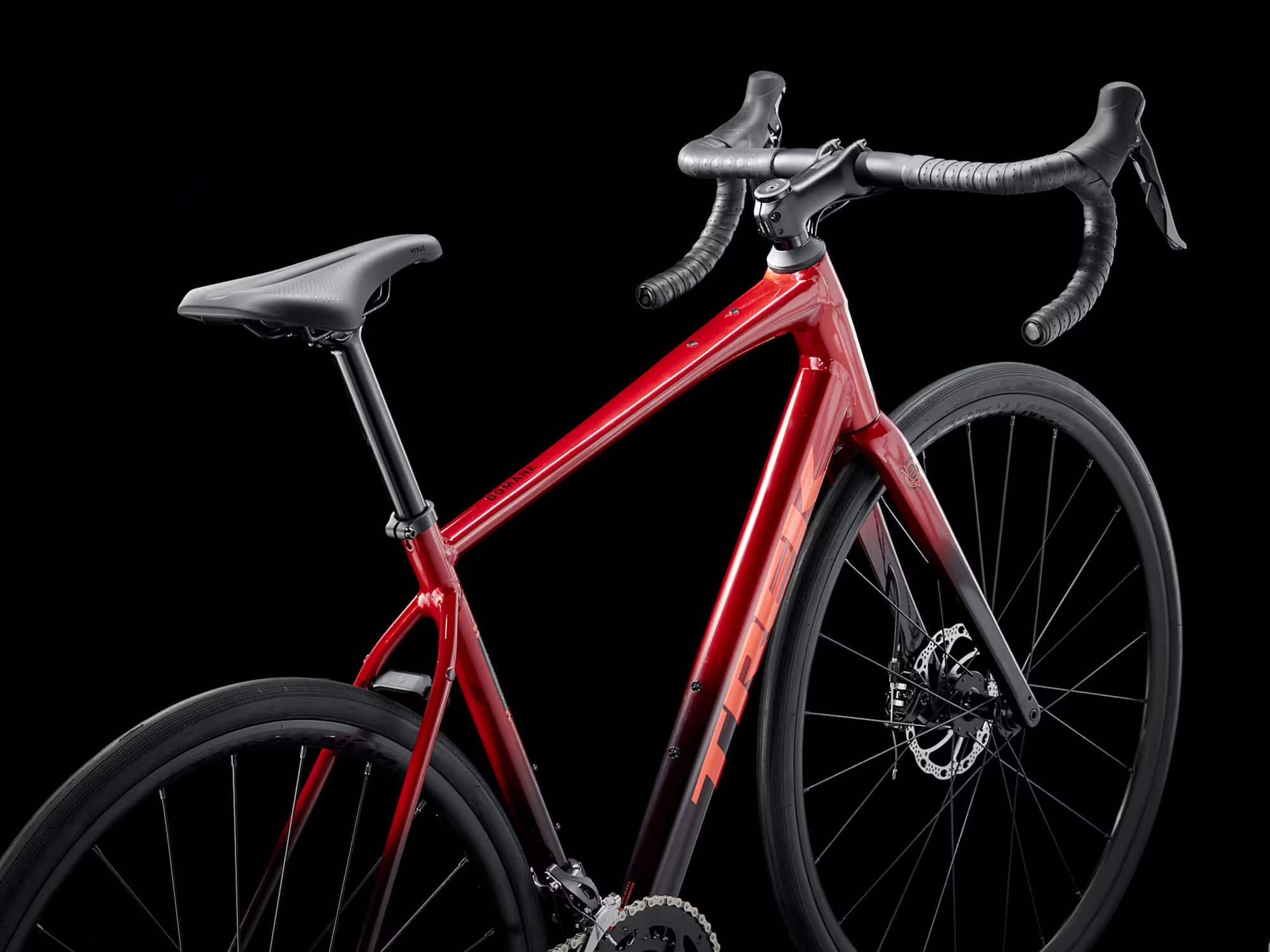 Trek Domane AL 2 Gen 4 2026 61 cm | crimson/dark carmine fade